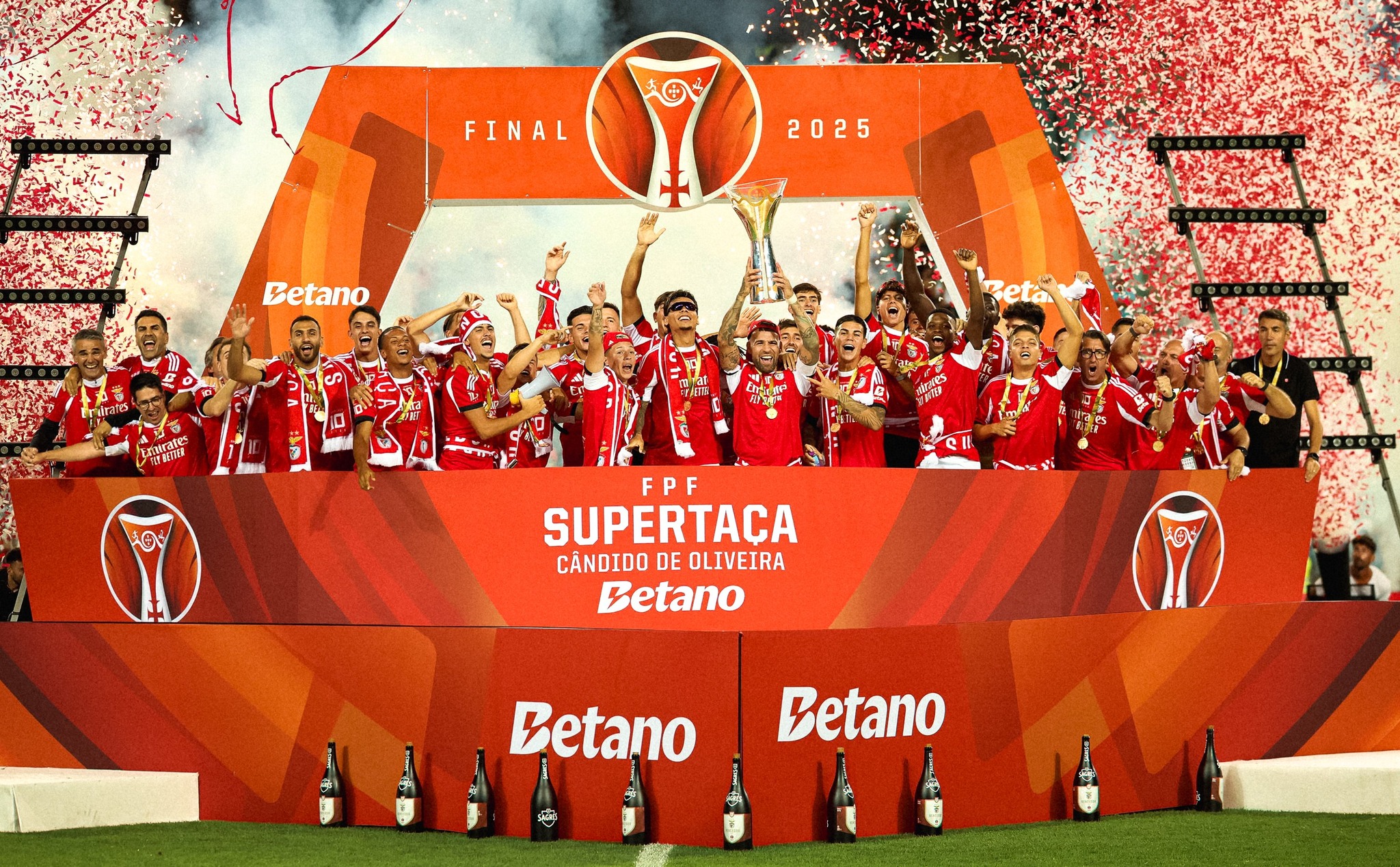 Hugo Gil e Benfica