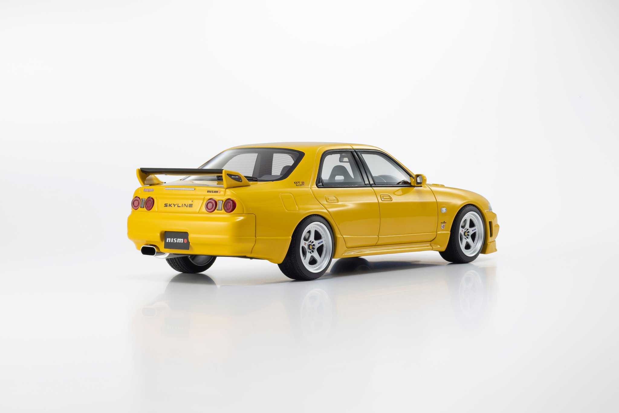 Preorder now! 1/18 Scale 