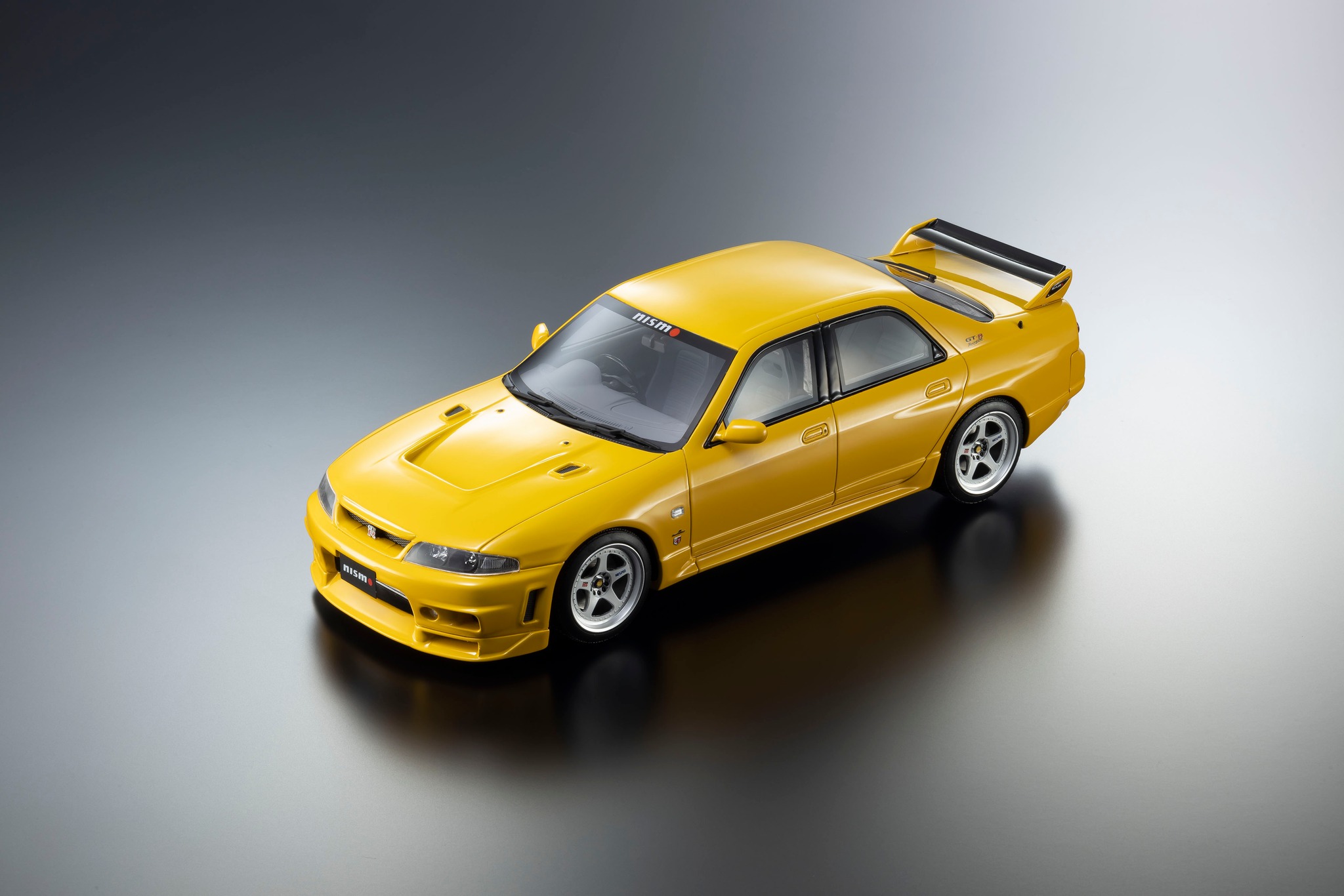 Preorder now! 1/18 Scale 