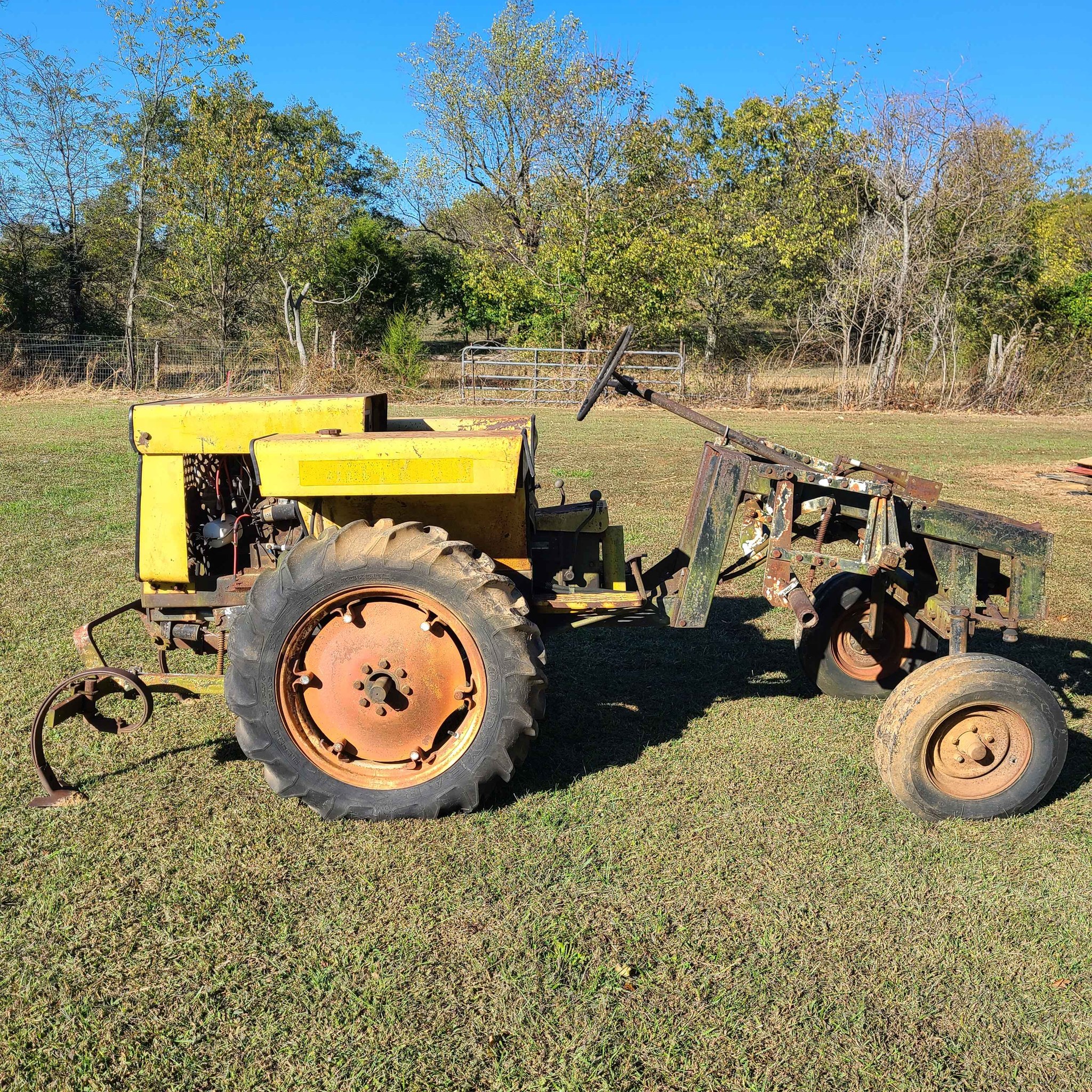 Hefty G Tractor - Collectible Antique - Antiques & Collectibles ...
