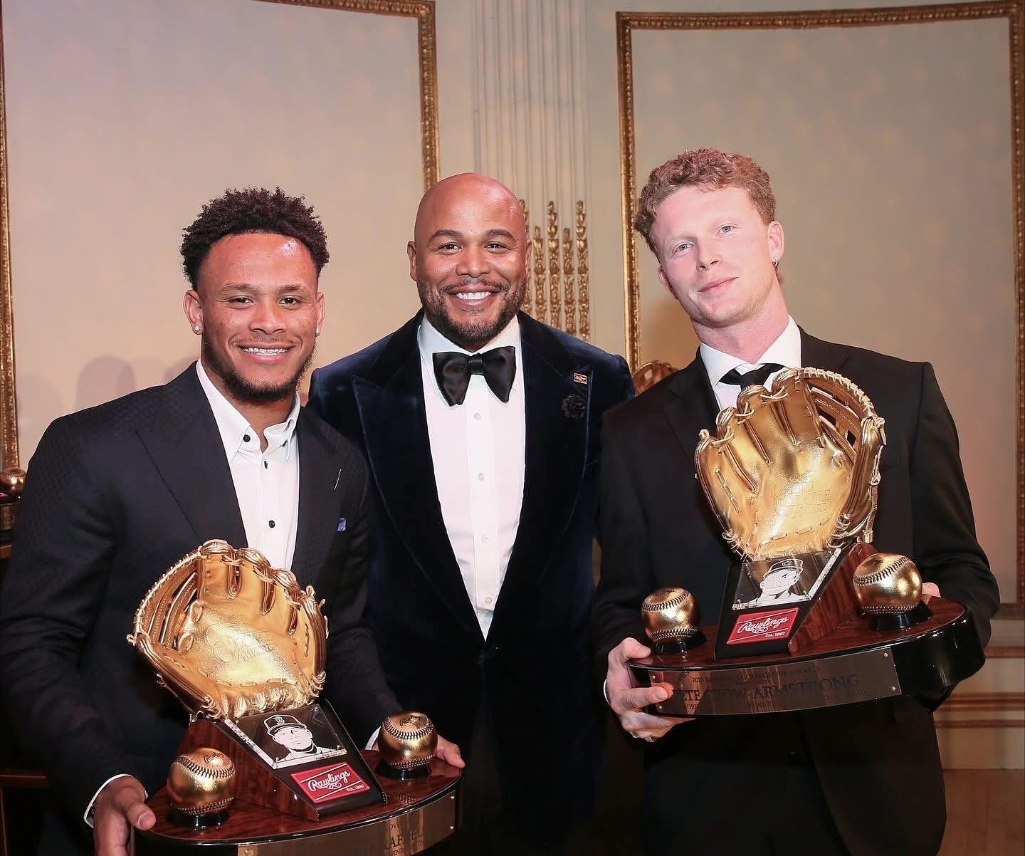 Ceddanne's bringing home his first career Gold Glove Award!