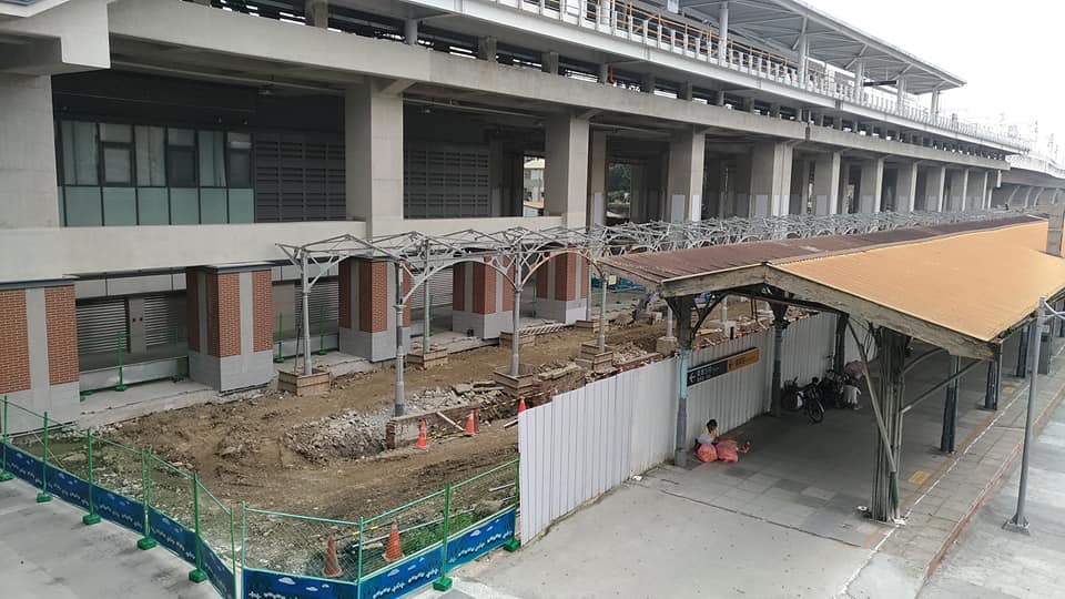 台中城 Taichung - 舊站第二月台目前復舊施工情形📌 . #台中車站 #第二月台 #20號倉庫... | Facebook