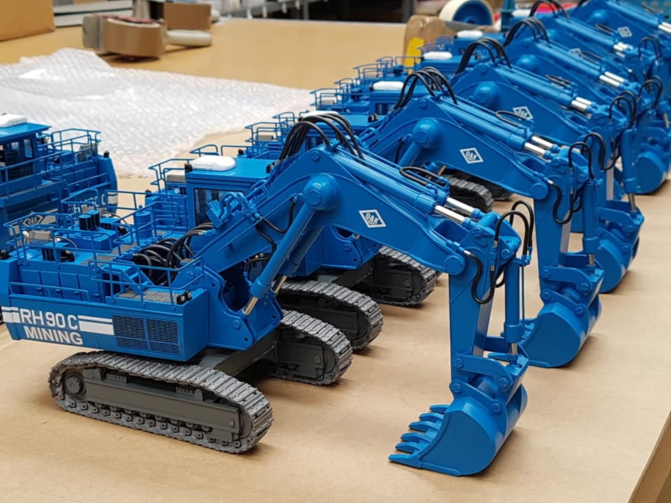 KPS Models - Custom O&K RH 90 in Miller Mining Backhoe,...