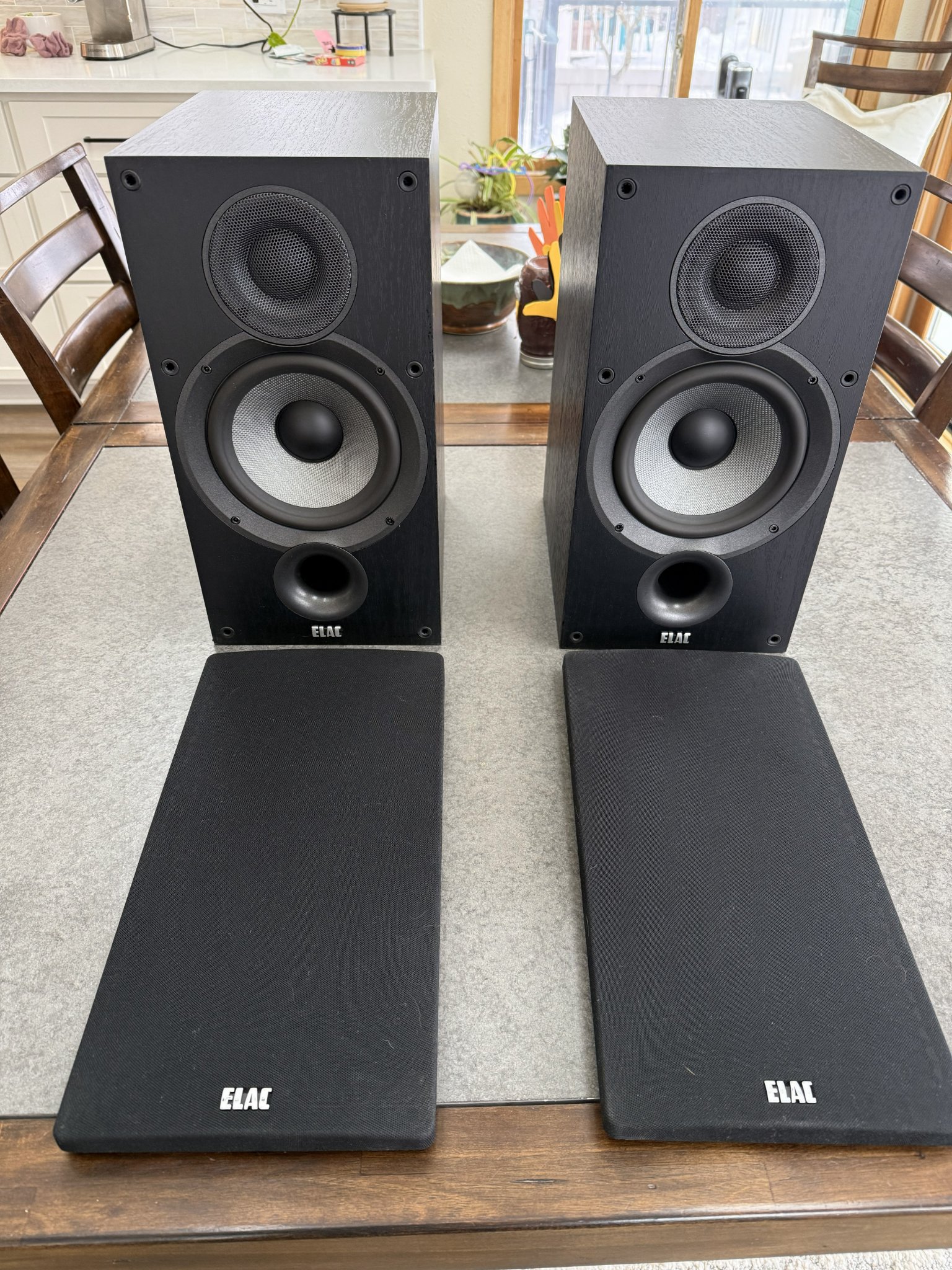 ELAC Debut 2.0 DB62-BK Bookshelf Speakers Pair – Excellent Condition ...