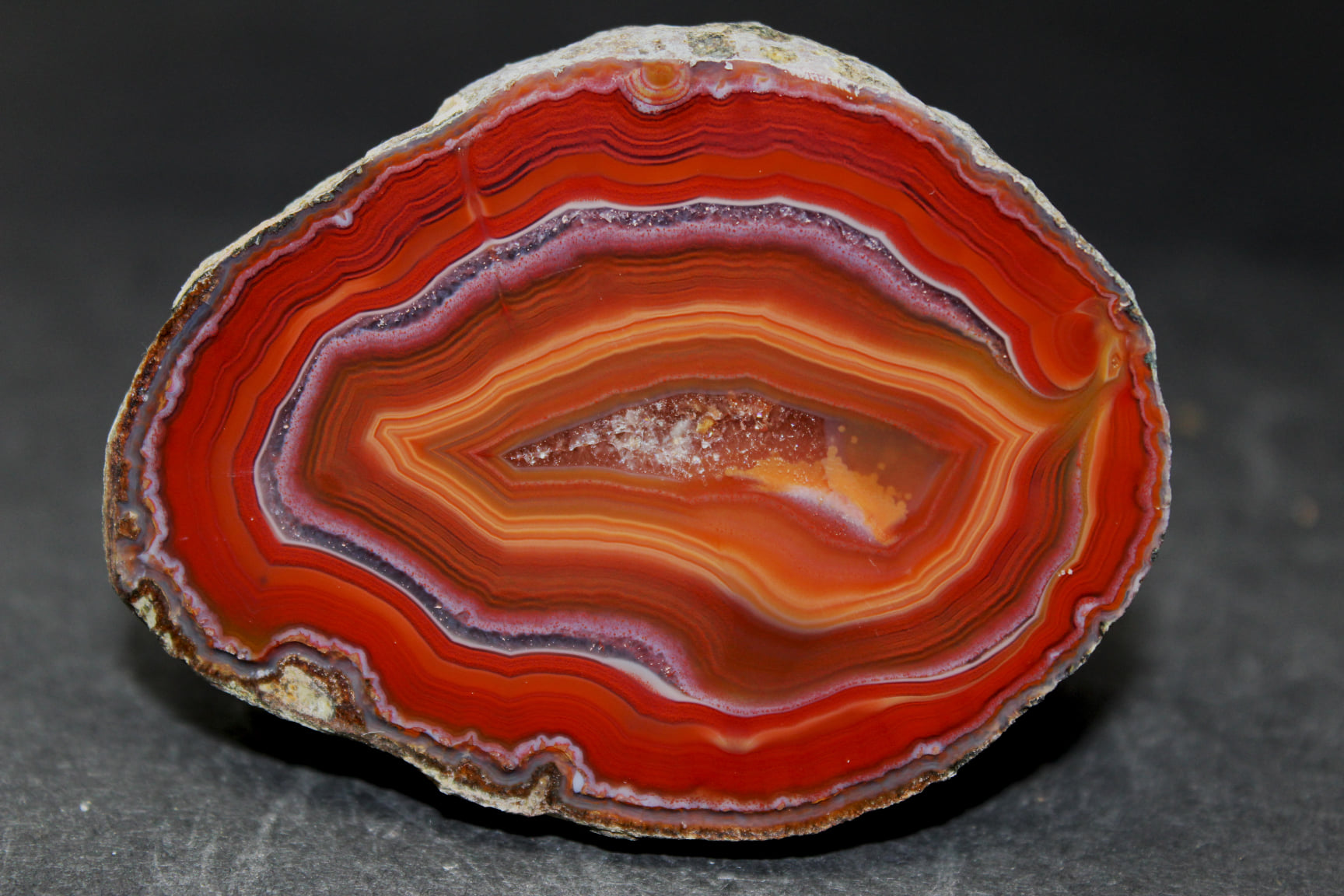 Fine Condor agate from Argentina! 60 mm across, polished endpice