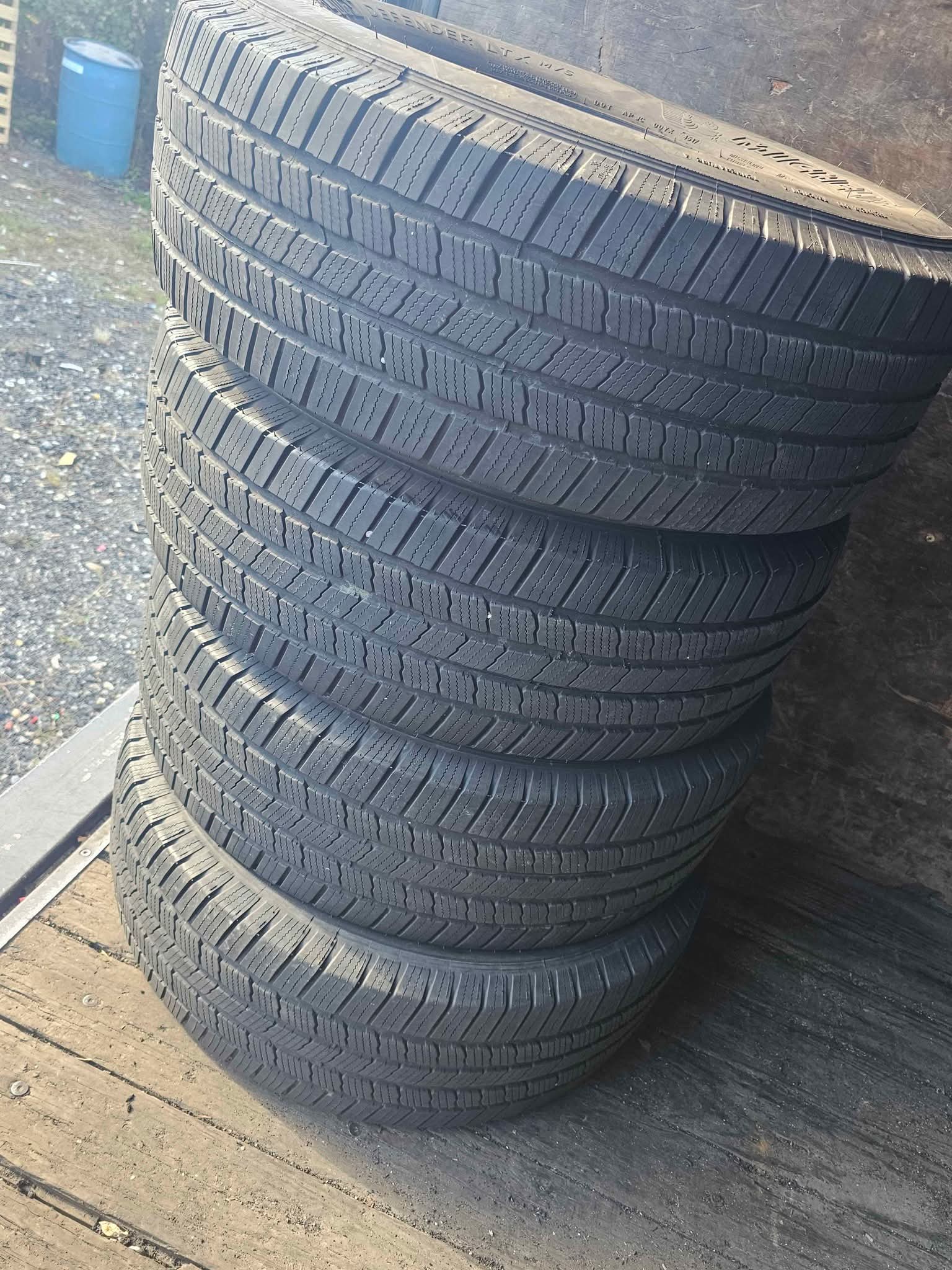Nice Used Set 265 70 16 white letter Michelins - Car Wheels, Tires ...