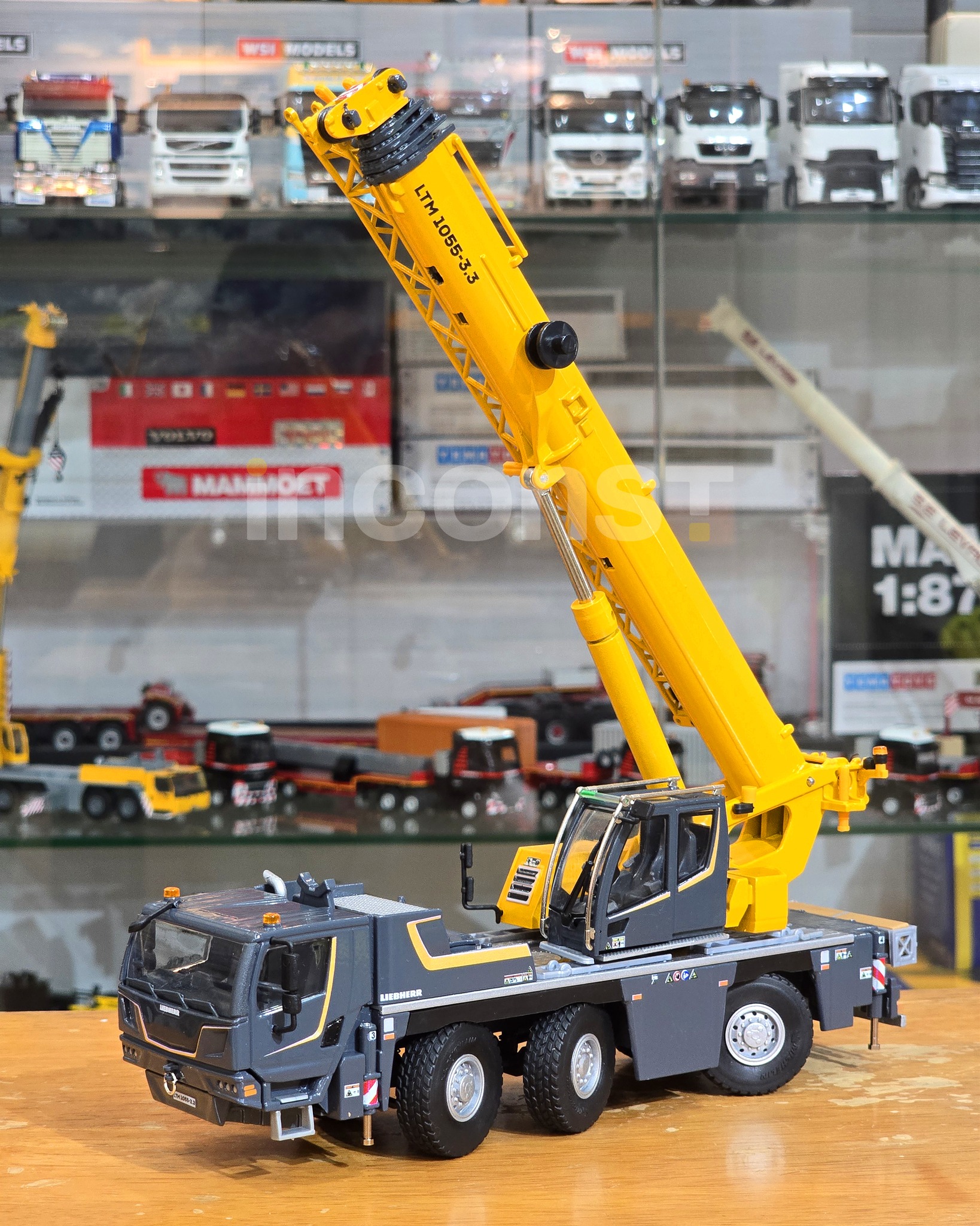Liebherr LTM1055-3.3 ミニチュア/ CONRAD 1/50 LTM 1055-3.3 Conrad 1:50 Liebherr Crane Fans