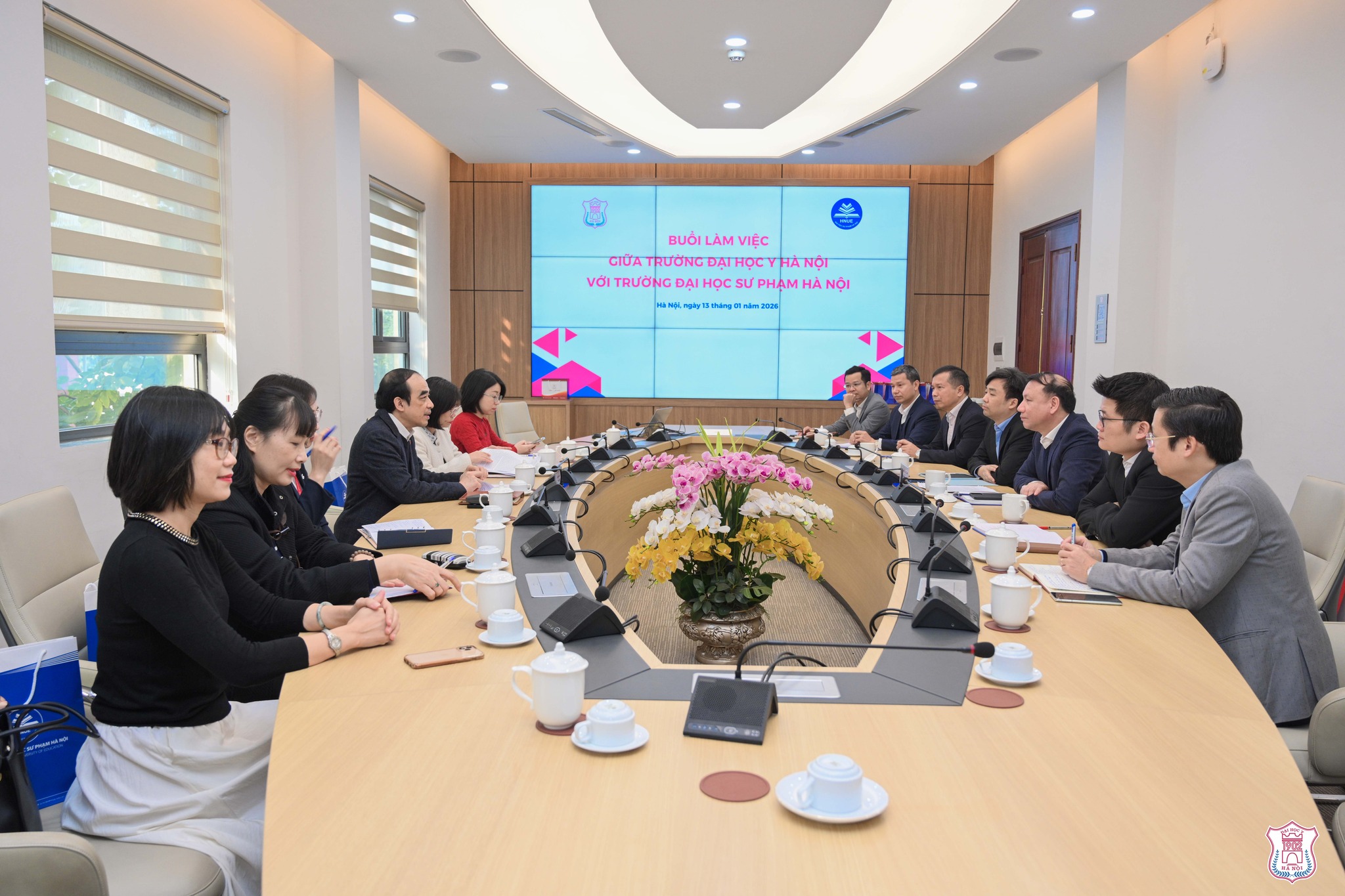 🤝Đại học Y Hà Nội làm việc với Đại học... - Đại học Y Hà Nội | Facebook