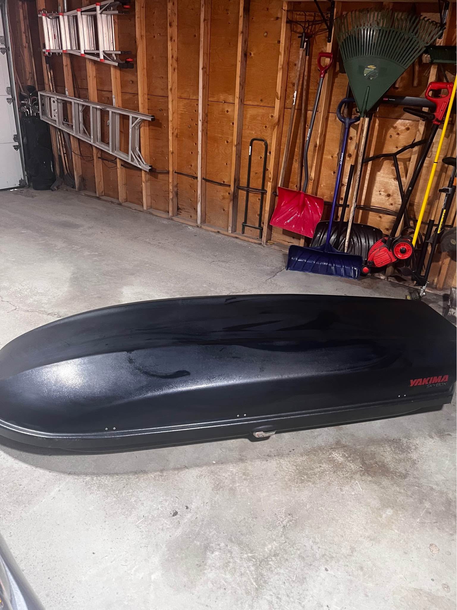 Yakima Skybox 18 Rectangle-Shaped Carbonite Roof Top Cargo Box w/ SKS ...