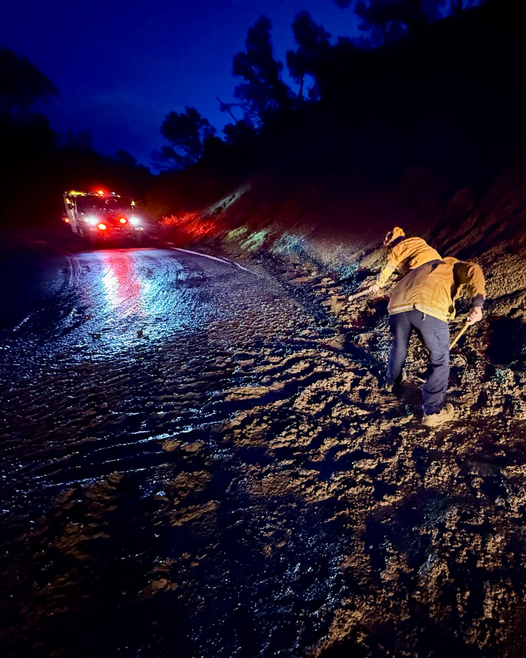 CAL - #PinnaclesFire off of Hwy 146 Pinnacles West, East of Soledad in ...