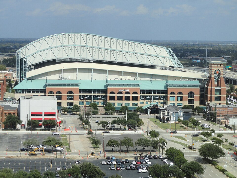 Minute Maid Park - among the earliest MLB parks with a retractable roof and natural grass photo 2