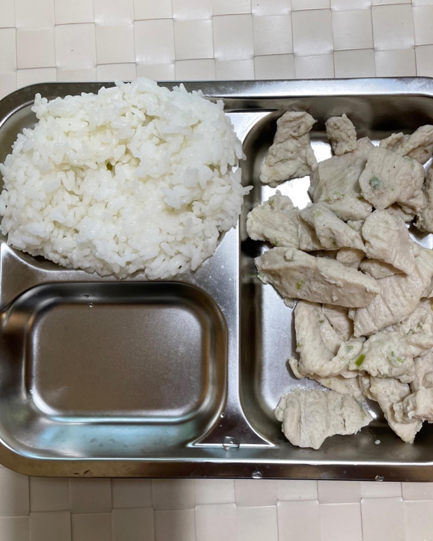 TRINICOS_pt - #식단기록 아침 6블럭 밥 180g 탄-6블럭 닭가슴살 180g 단-6블럭... | Facebook