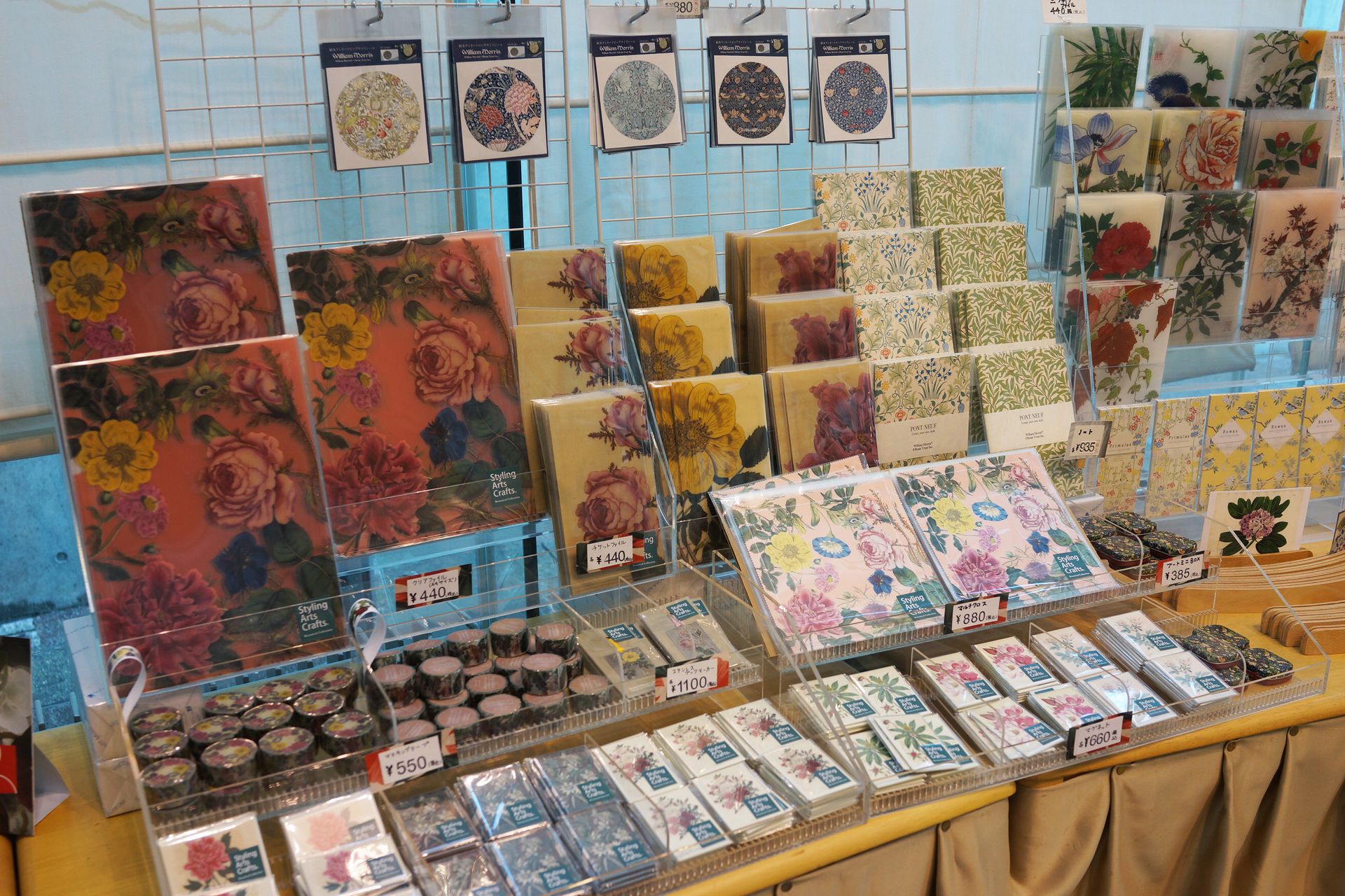 ショップ】 現在開催中のボタニカル展の関連グッズが、ミュージアム 