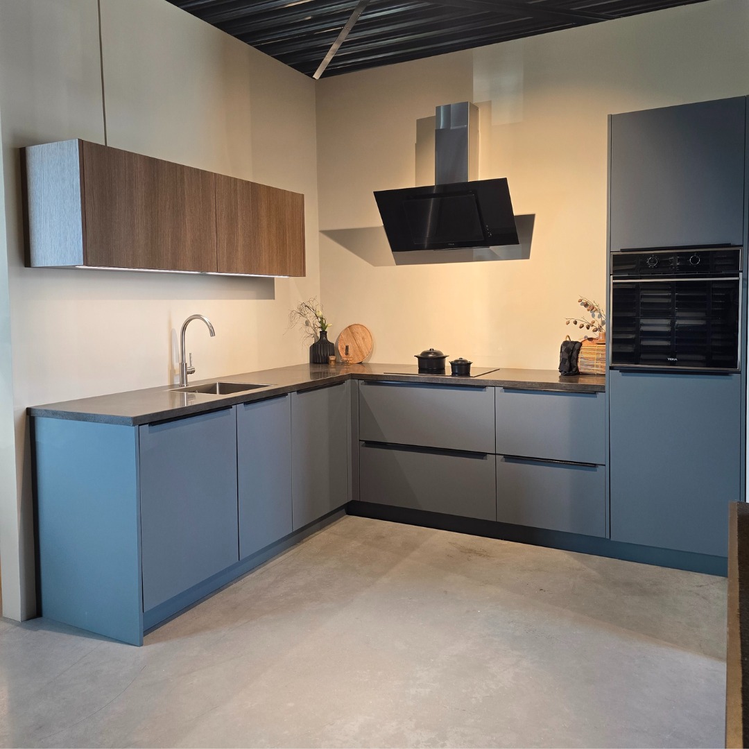 Kral Keukens & Interieurs - *Project eiken greeploze keuken* Modern ...