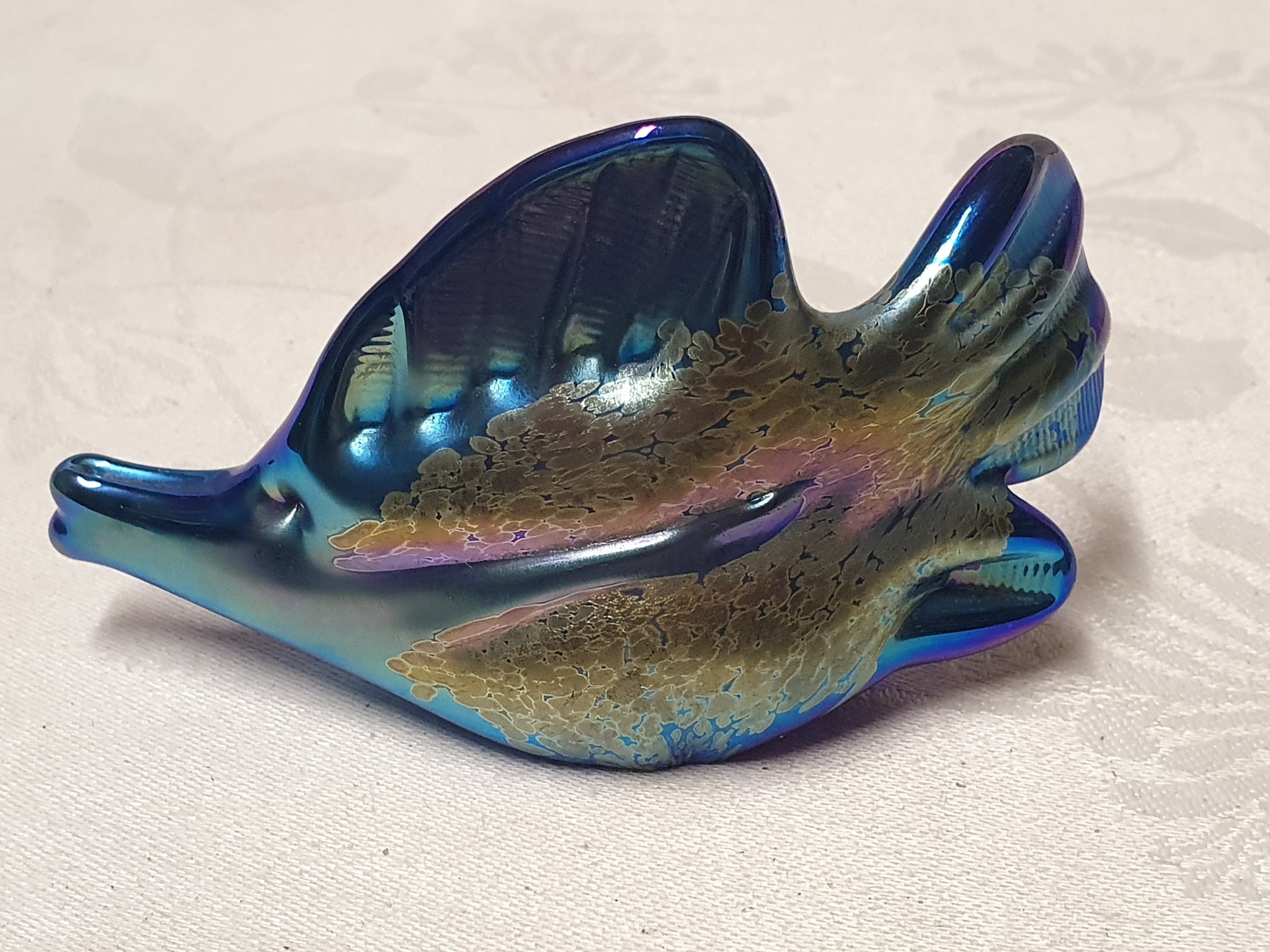 Alan Fox WA アランフォックス　フィッシュ Alan Fox Iridescent glass fish.. $110. Signed to base. 98.. 11 cm