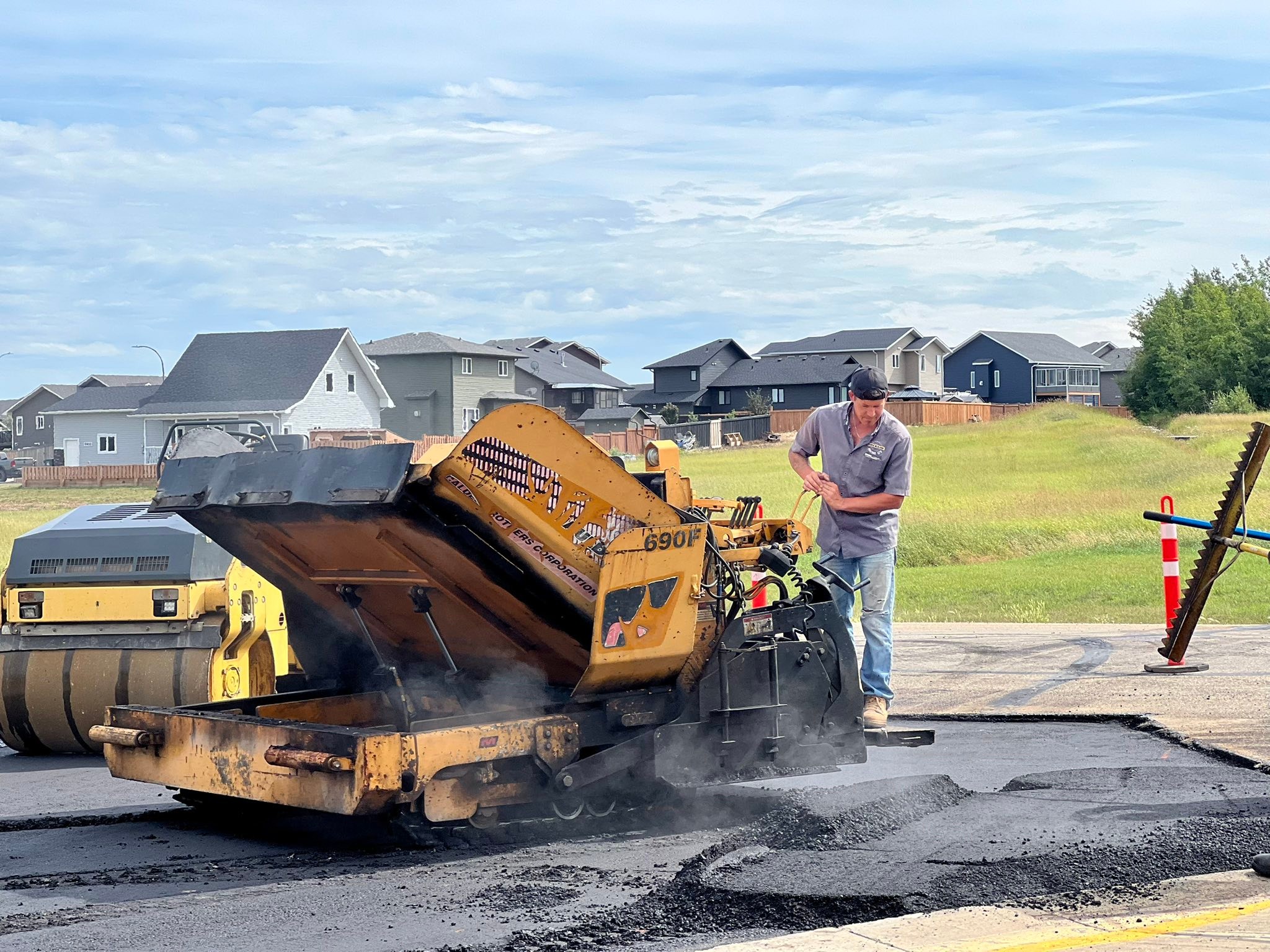 Rocksaw Paving | Clairmont AB