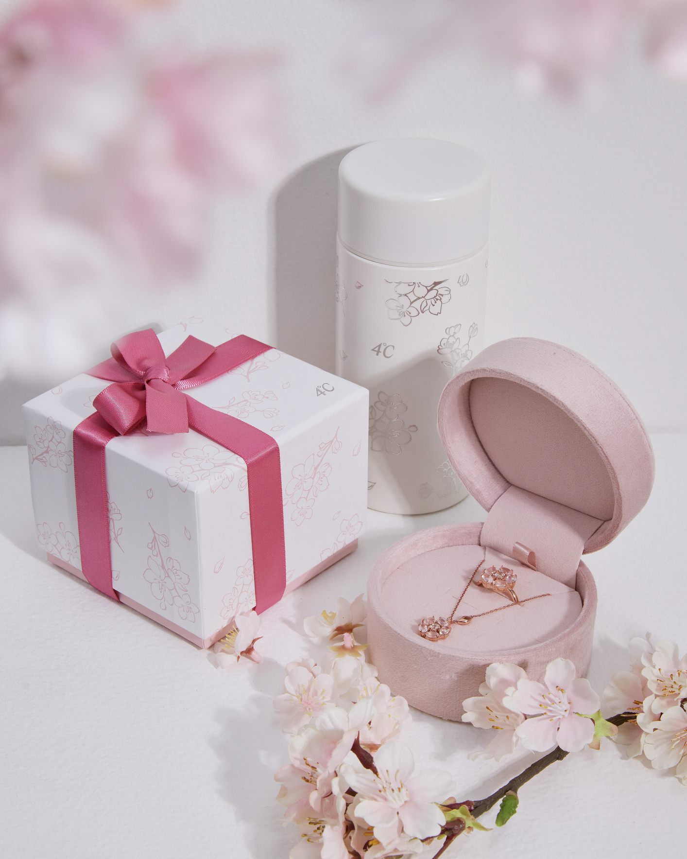 4℃ 2026 SAKURA Collection リング 2本、ケースセット 2026 SAKURA Collection」が発売。新しい季節のはじまりに寄り添う
