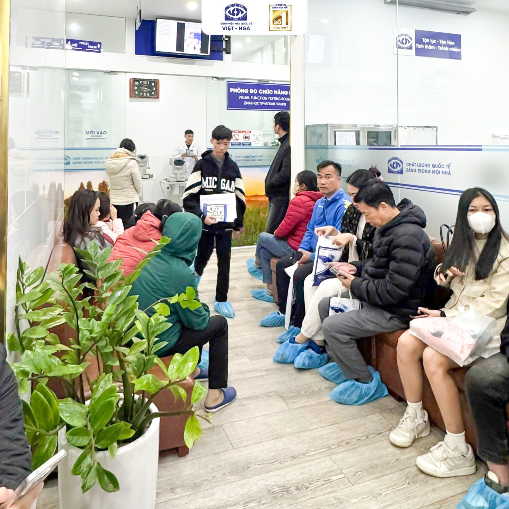Bệnh Viện Mắt Quốc Tế Việt - Nga Hà Nội - XÓA CẬN THÁNG NÀY CHỈ ...