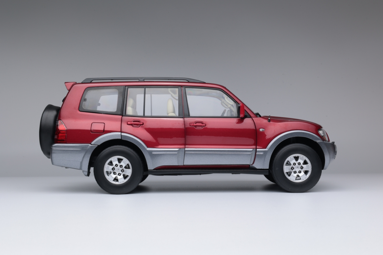 Item No : 5834 Scale : 1:18 Mitsubishi Pajero V73 Color : Red
