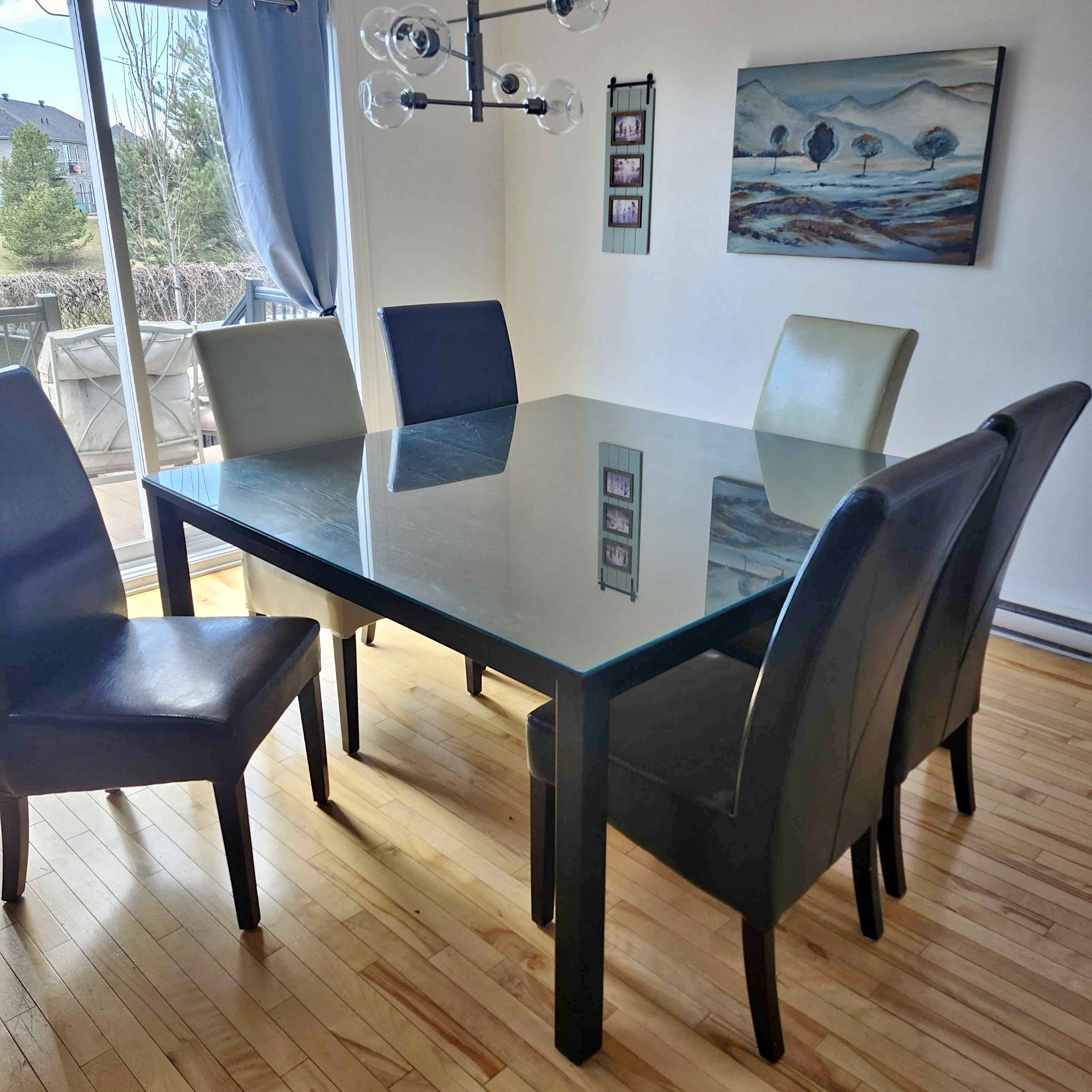 Table a vendre avec 4 chaises - Dining Furniture Sets - Dorval, Quebec ...