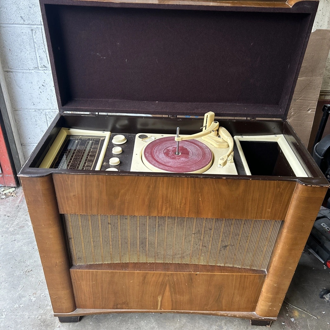 Who remembers when your childhood home had a TV and Radiogram that were ...