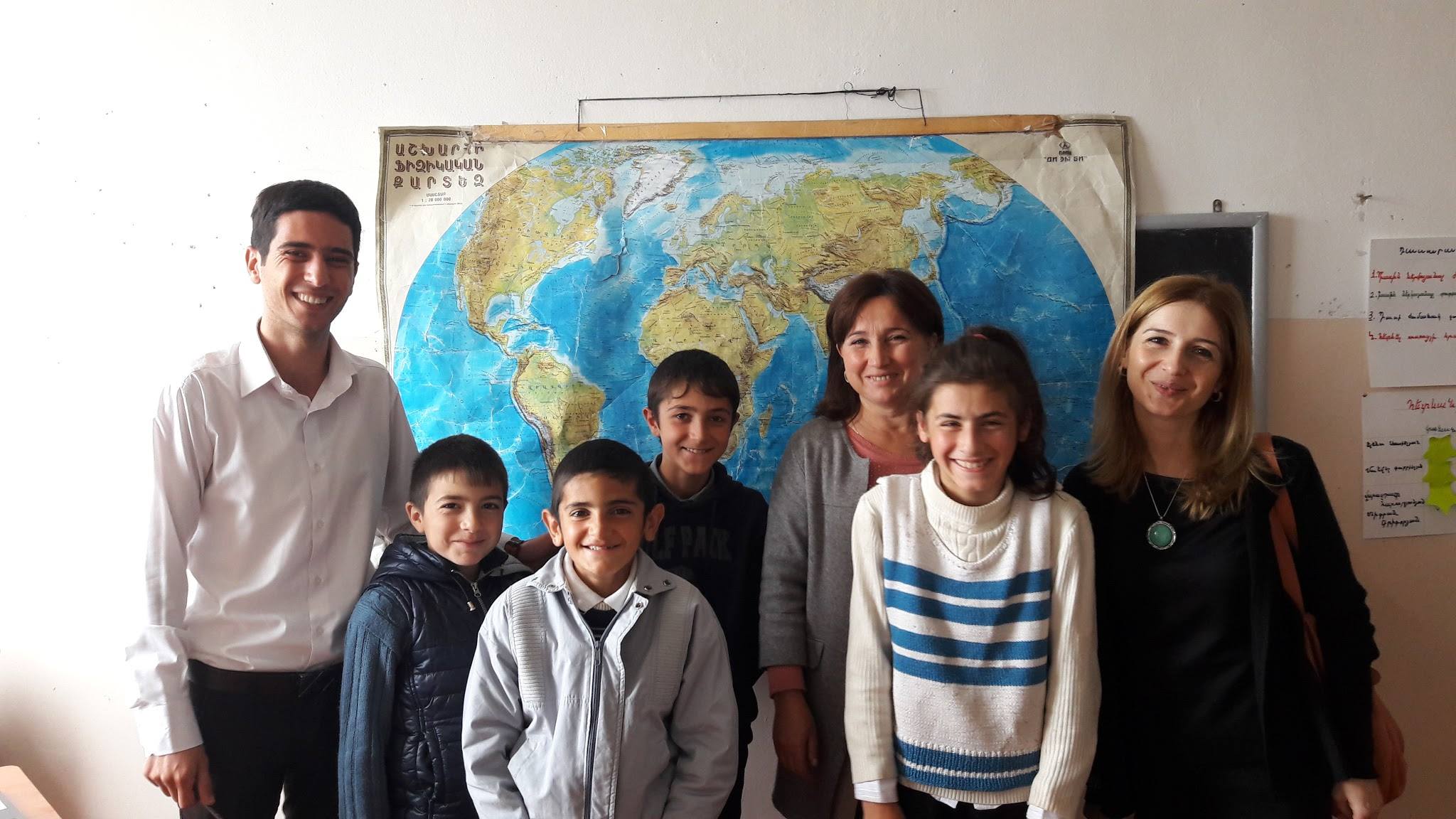 A peek into the school visit with our... - Teach For Armenia