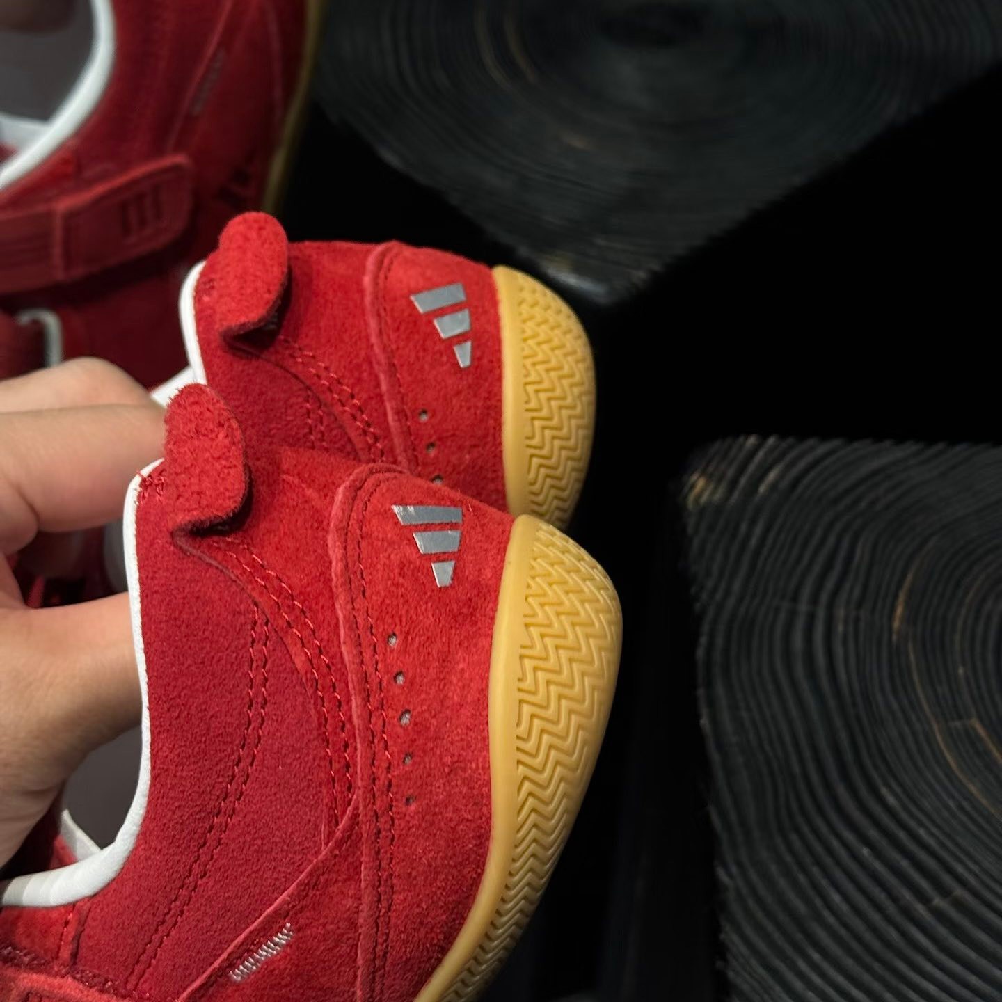 ซื้อได้ไหมคะพี่จี้ - 〰️ ️ adidas FOS URBAN REVERIE ใส่สบาย พอดีเท้า มี ...