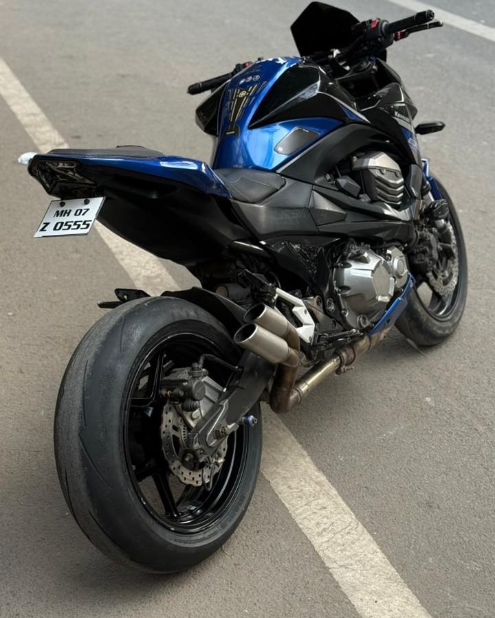 KAWASAKI Z-800 MODEL :- 2014 OWNER:- 1st REGT. :- MH ODO. :-21K KM
