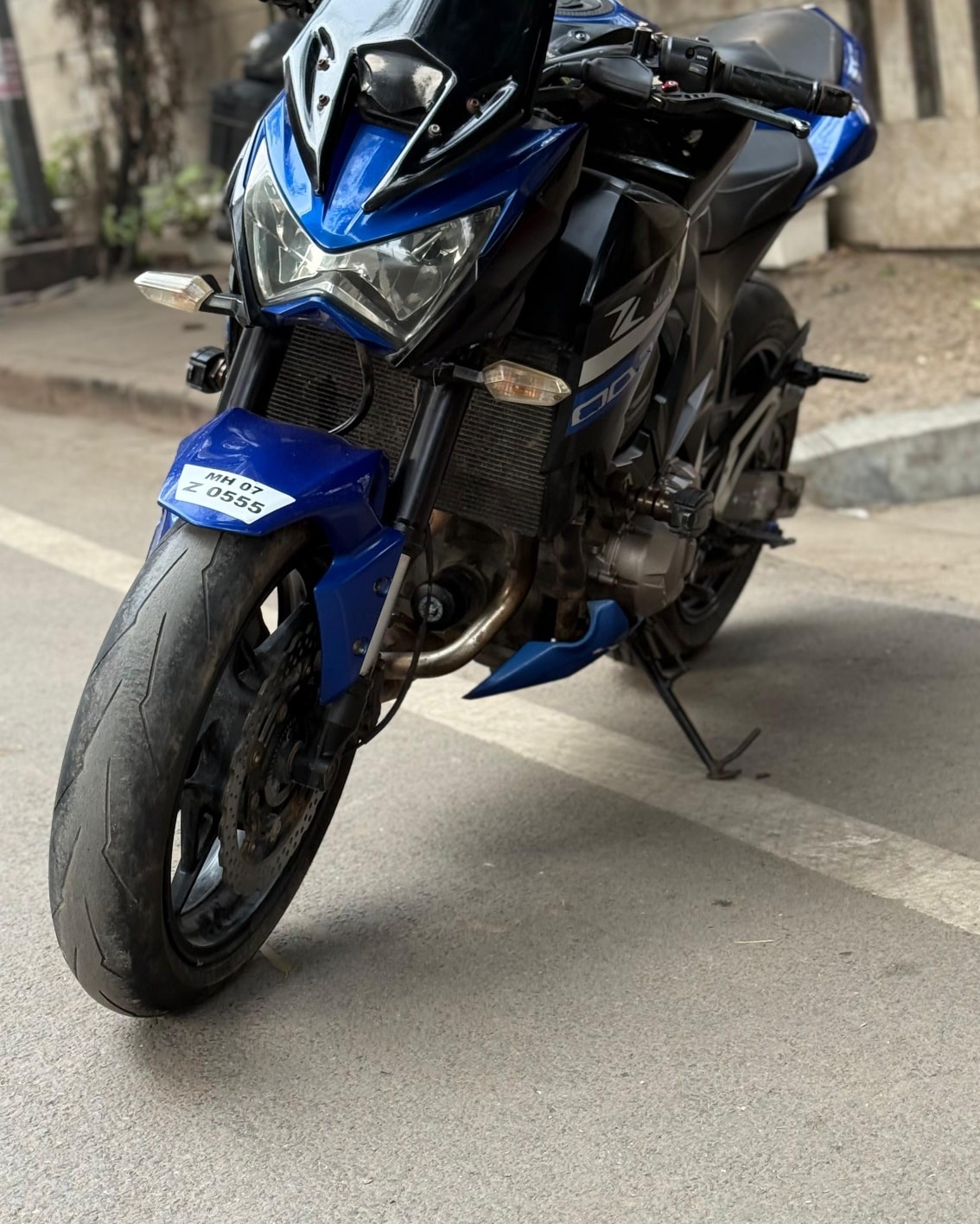 KAWASAKI Z-800 MODEL :- 2014 OWNER:- 1st REGT. :- MH ODO. :-21K KM