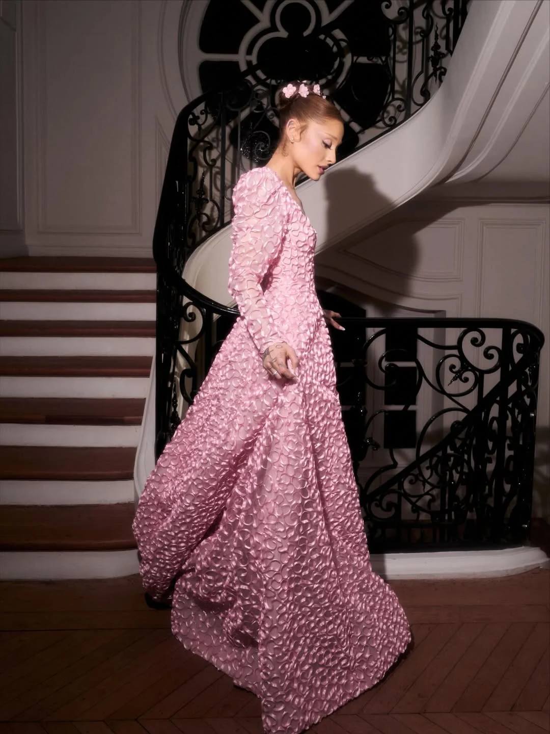 r229 GIVENCHY ドレス 東京ソワール ヴィンテージ 薔薇 ドレス Ariana Grande wears a Fall/Winter 1995 Haute Couture wedding dress
