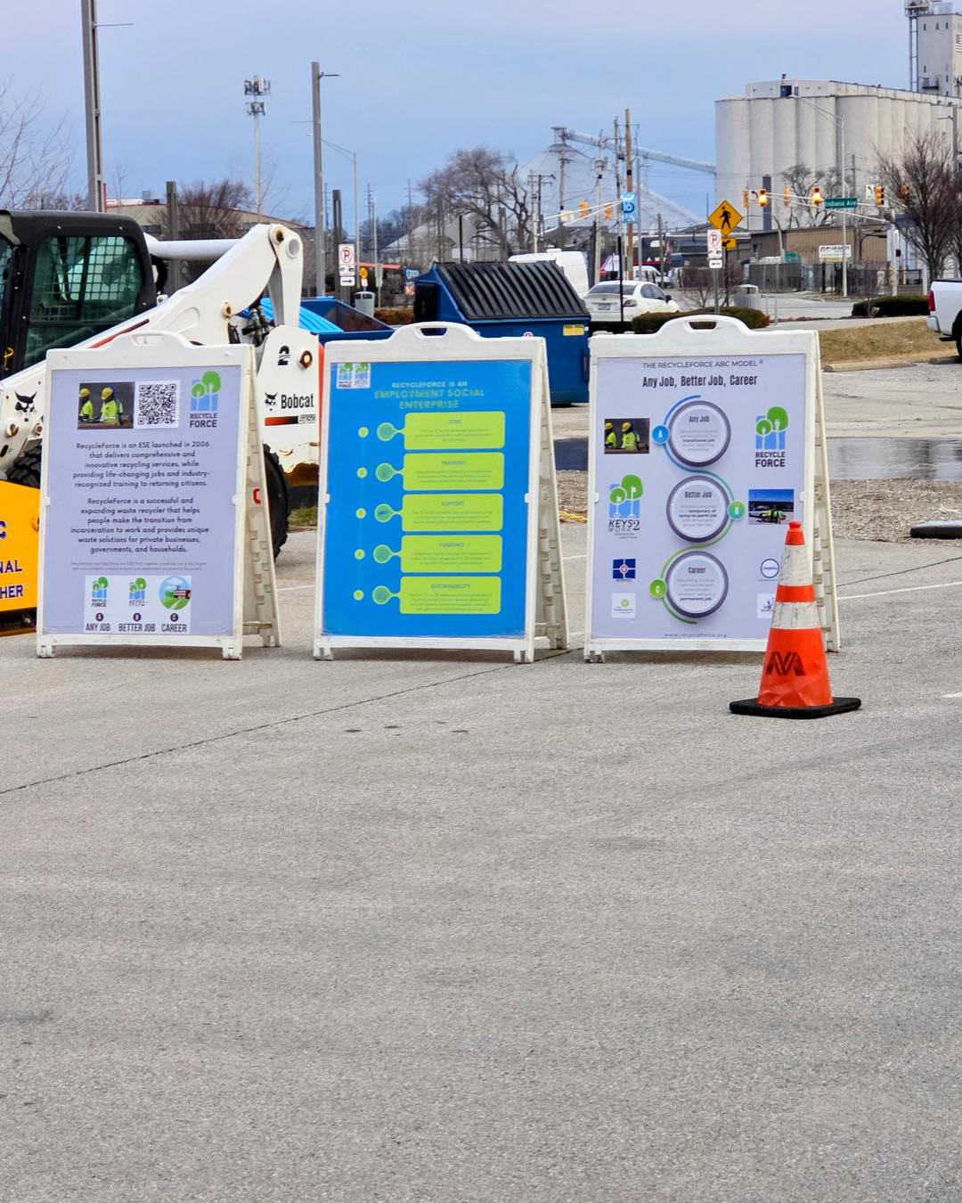 RecycleForce - We are at the farmers market at 16 Tech... | Facebook