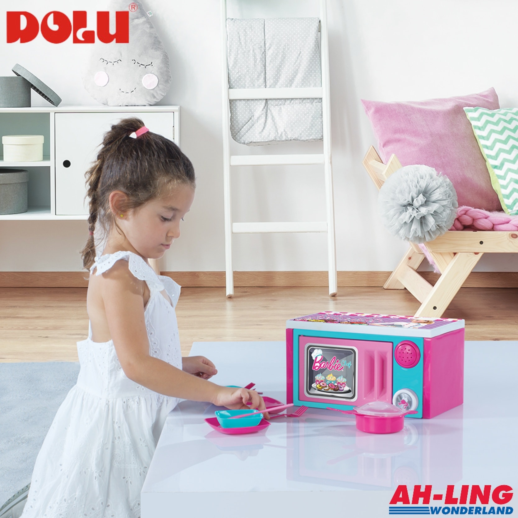 The Barbie Electronic Microwave Oven is a role-playing toy designed for children ages 3+. It has different buttons with sound effects, a moving temperature stand and a door opening function that