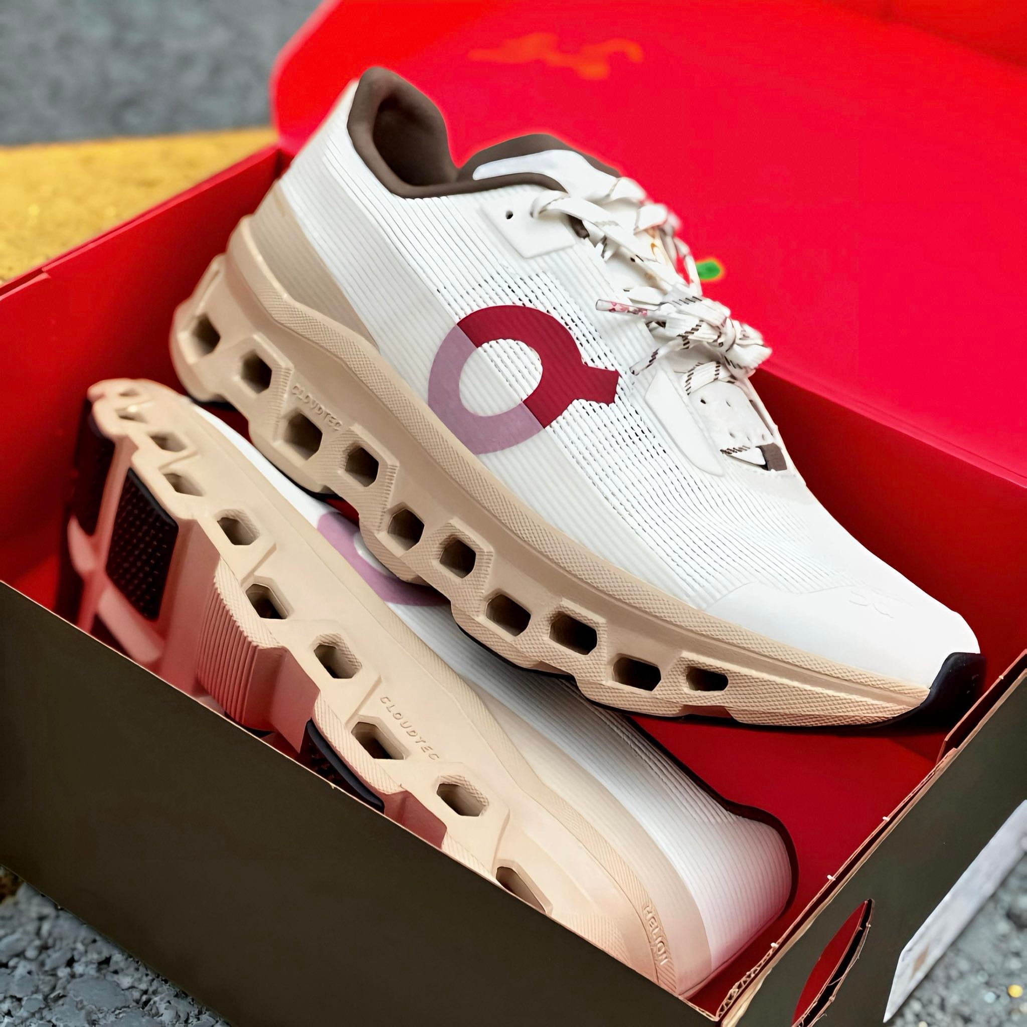 ?mExclusive Release On Running Lunar New Year Edition??? ON 