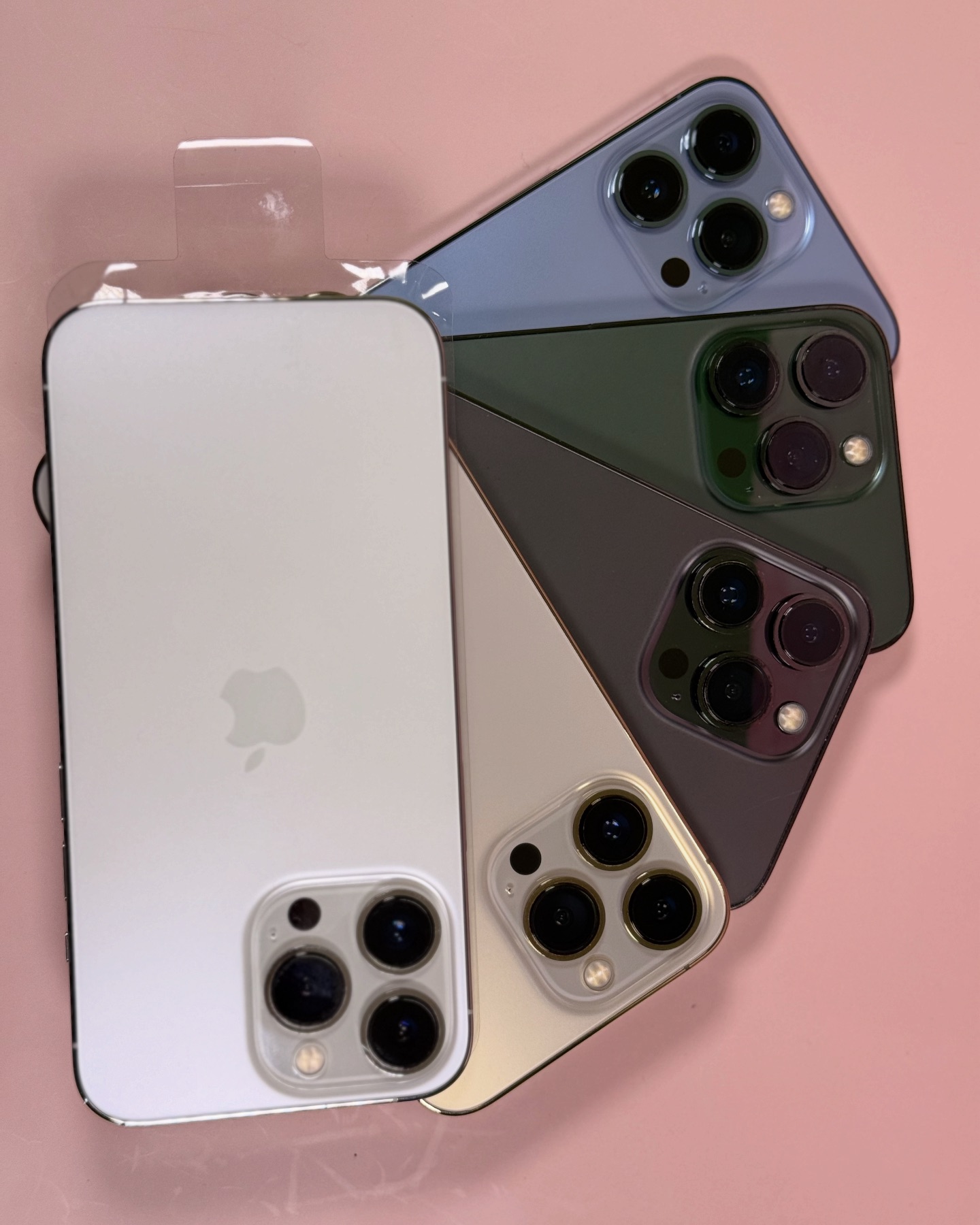 ? FAN FAVORITE ALERT ? Still a beast in 2026 ?? ? iPhone 13 