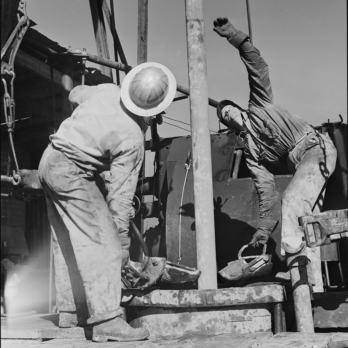 Traces - Roughnecks on a rig in Moore County, Texas, 1942. Moore County ...