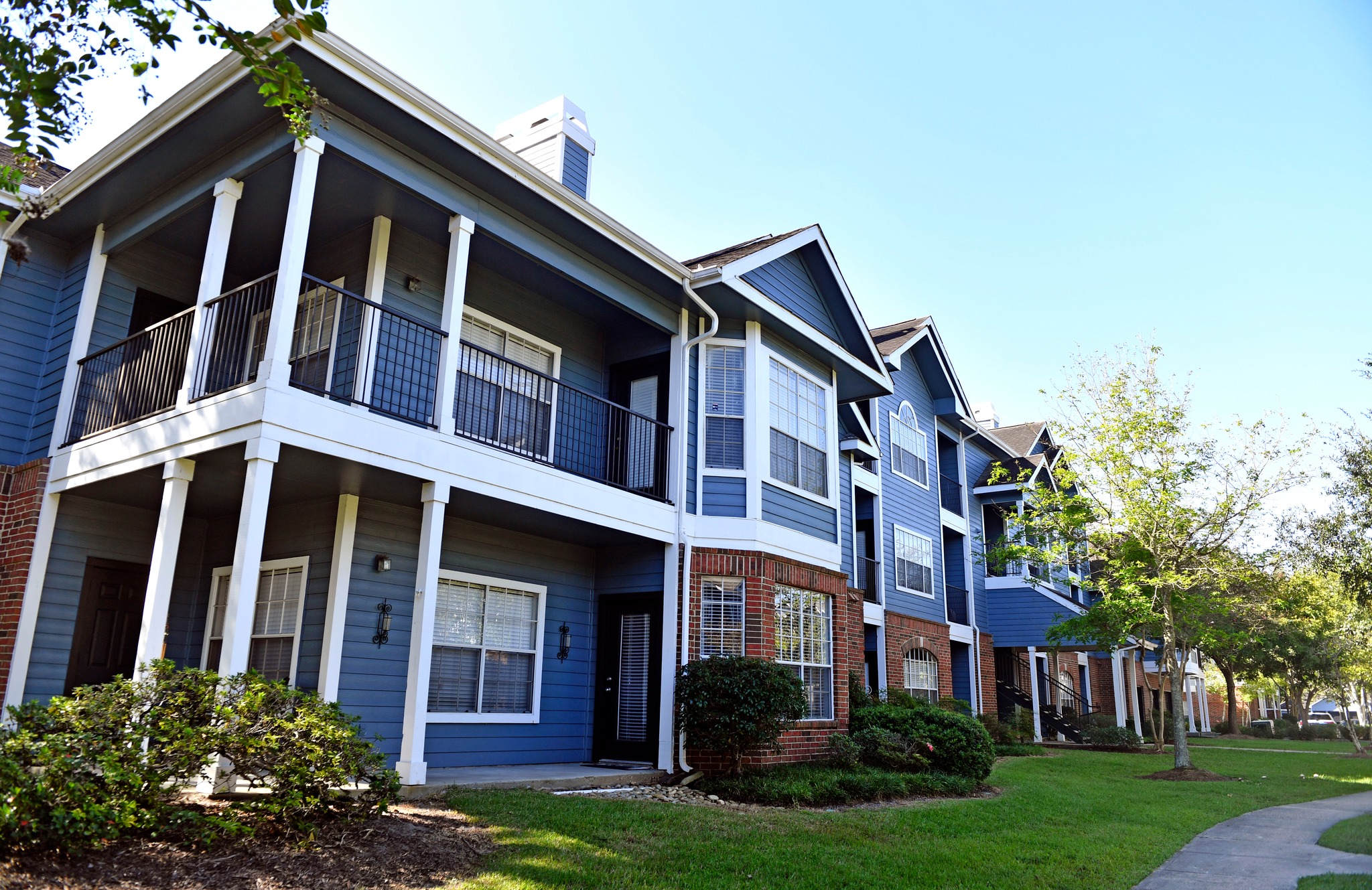 Camden Lake... - Camden Lake Apartments - Baton Rouge