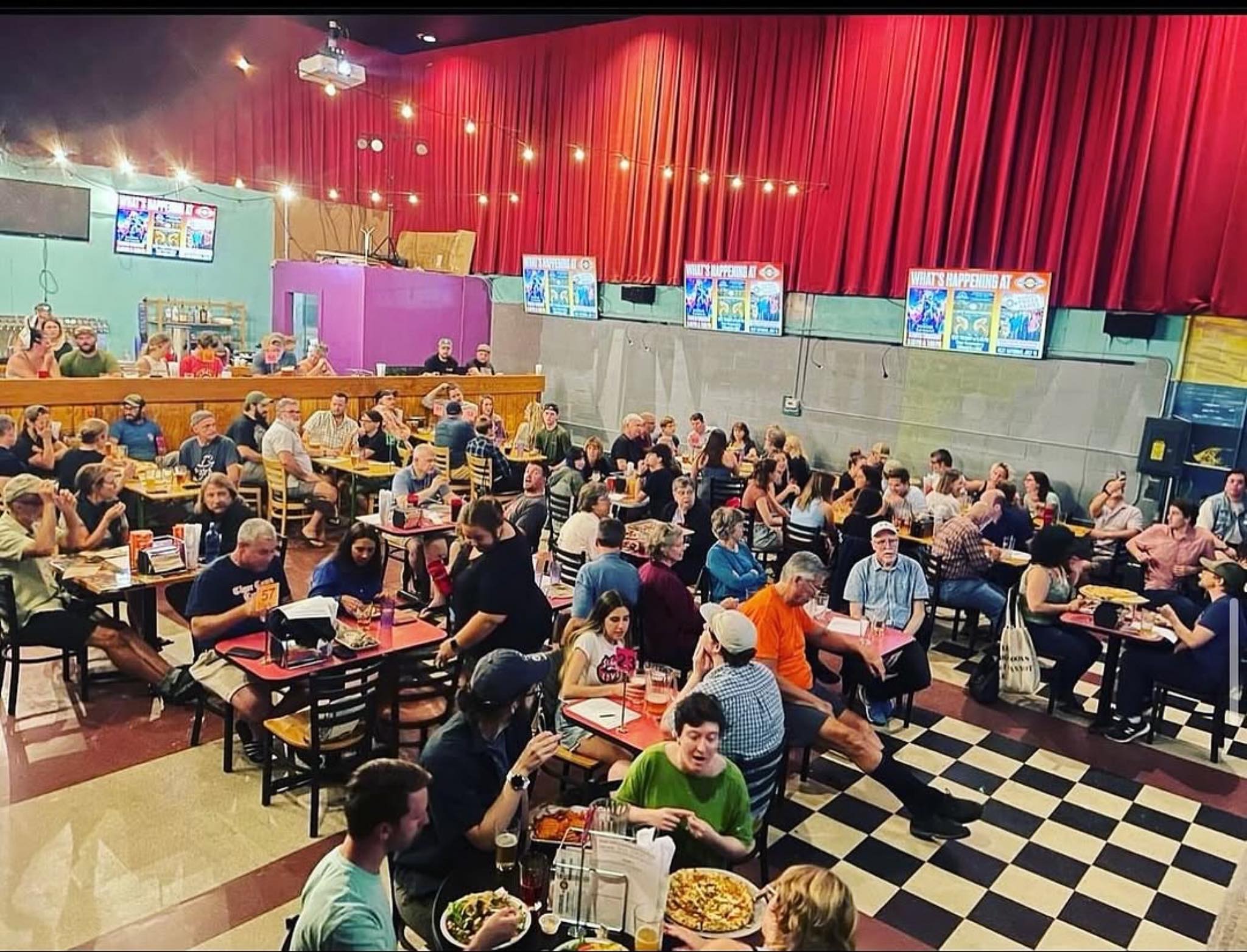 【Community】 Evening Star ディナーセット 6名用30本組 Wednesday Trivia Night at Asheville Pizza & Brewing Co