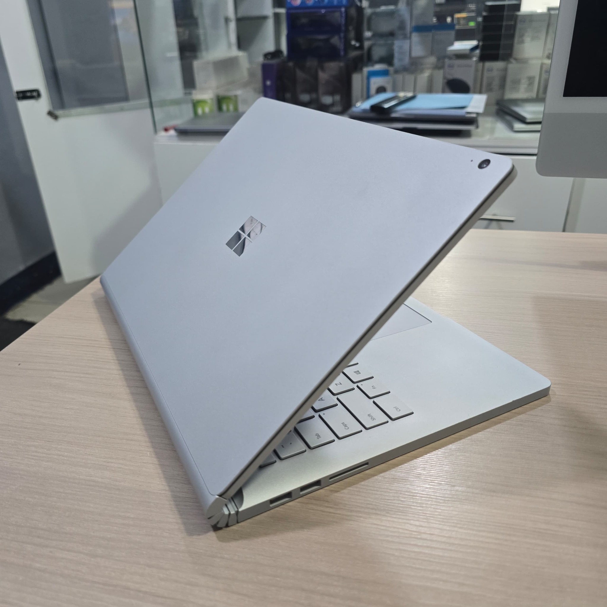 Gaming laptop) Microsoft Surface Book 3 Core i7-1065G7 (10th gen 
