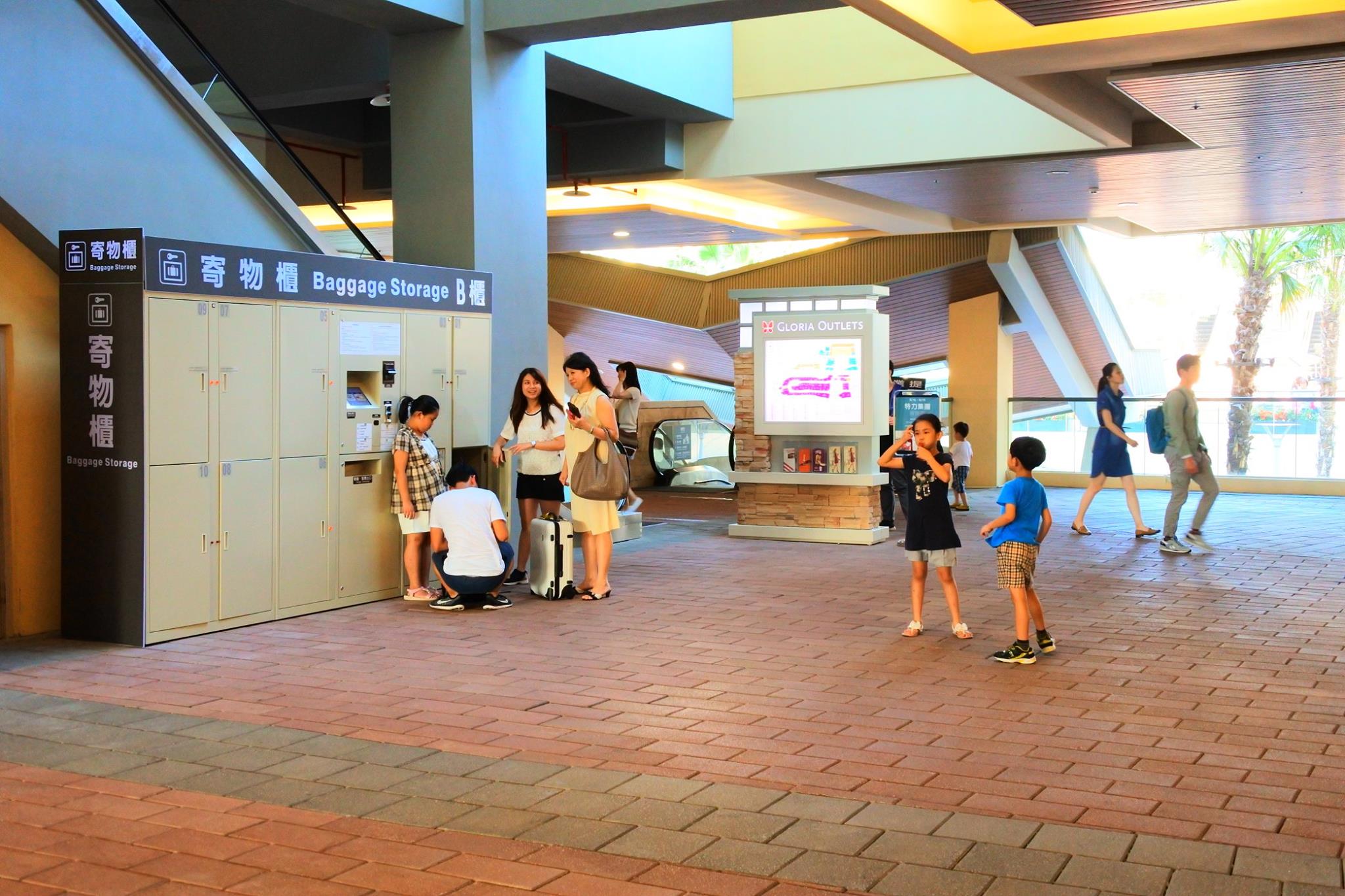 兩手空空的恣意逛街 輕鬆又自在 Gloria Outlets 華泰名品城 Facebook