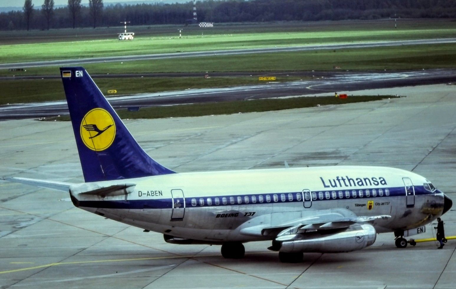 Lufthansa 707-300 D-ABUH FRA Sep79. Photo Copyright: Kev Colbran