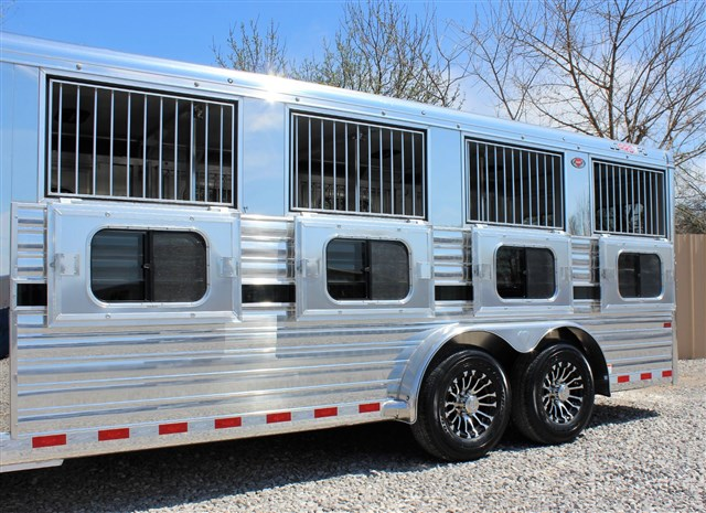 🔥🔥NEW HART 8-PEN BP/INSULATED... - Farrell Livestock Trailers | Facebook