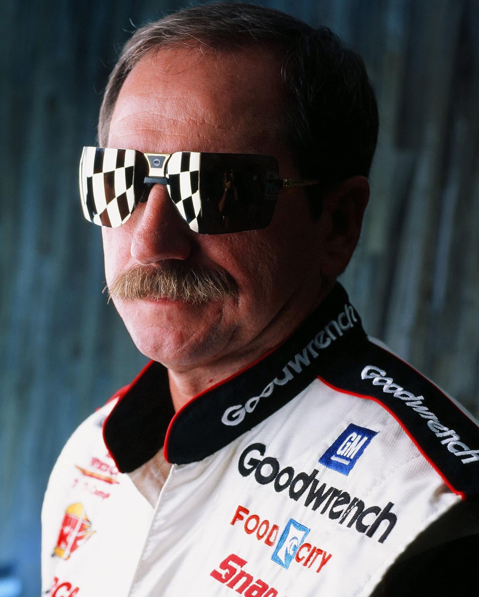 Motorsport.com - Today we remember Dale Earnhardt. 25... | Facebook