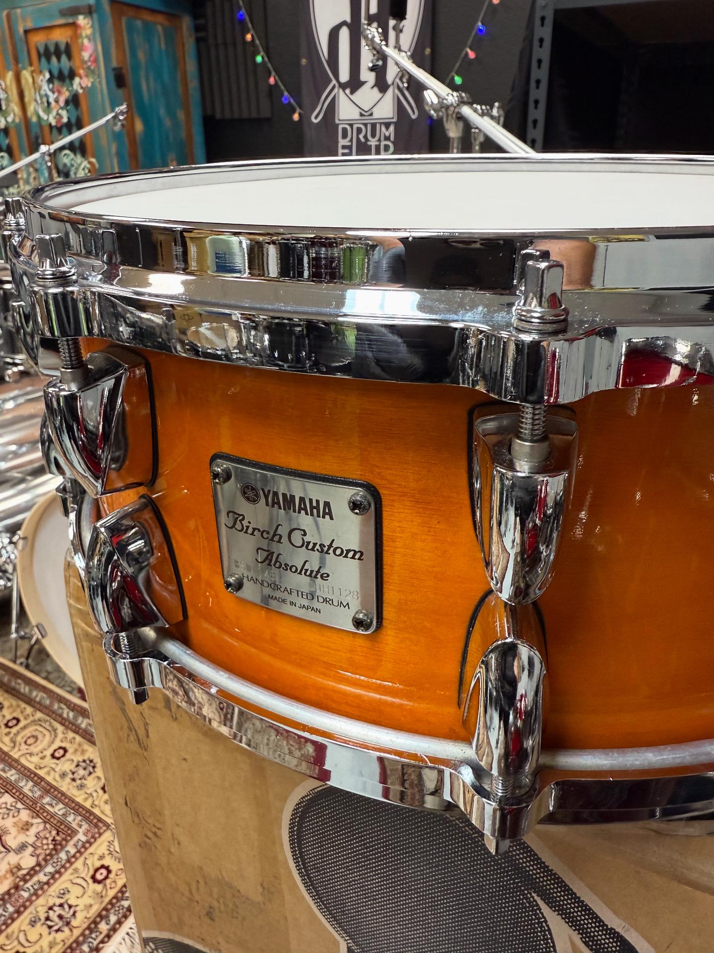 $395 Yamaha Birch Custom Absolute 14x5.5” honey amber snare drum