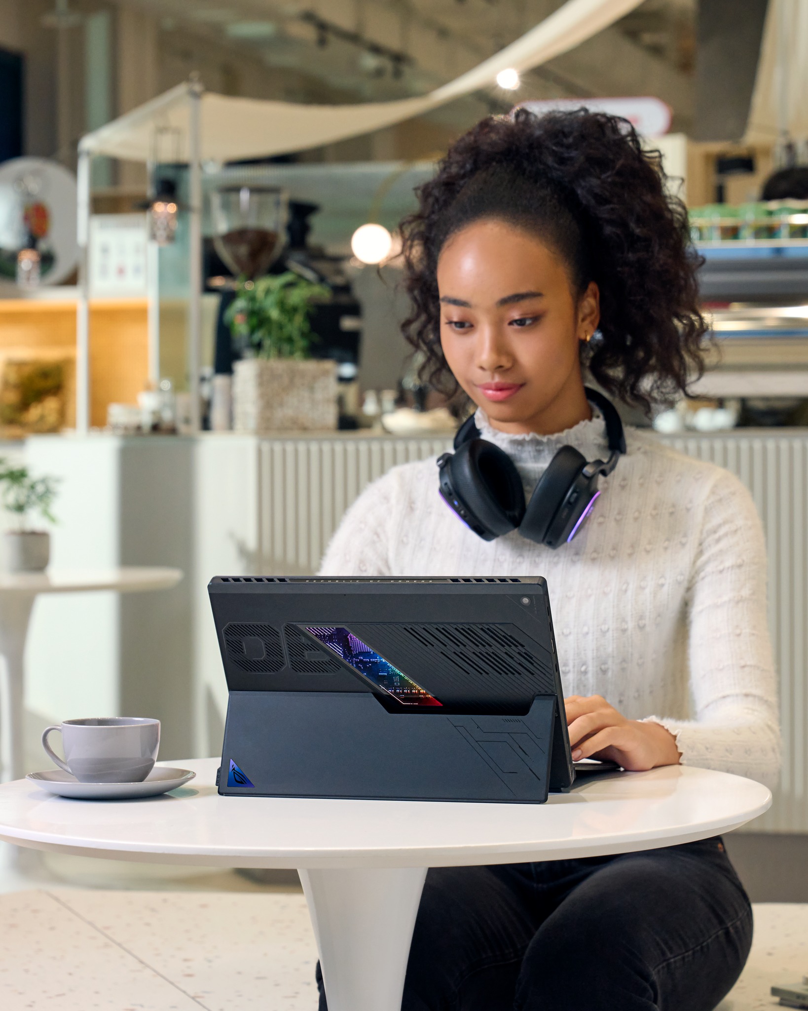 ASUS - Just a quiet moment with the ROG Flow Z13 😊 Powerful, light, and ...
