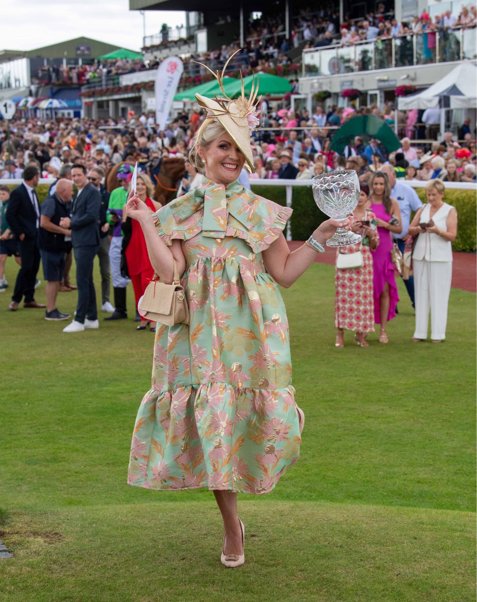 best dressed lady All set for the Lee Strand tomorrow 🥂 The sun is shining, prosecco is chilling & our fantastic prizes are ready! Best Dressed will win a fabulous trip to BasicColour:Brown