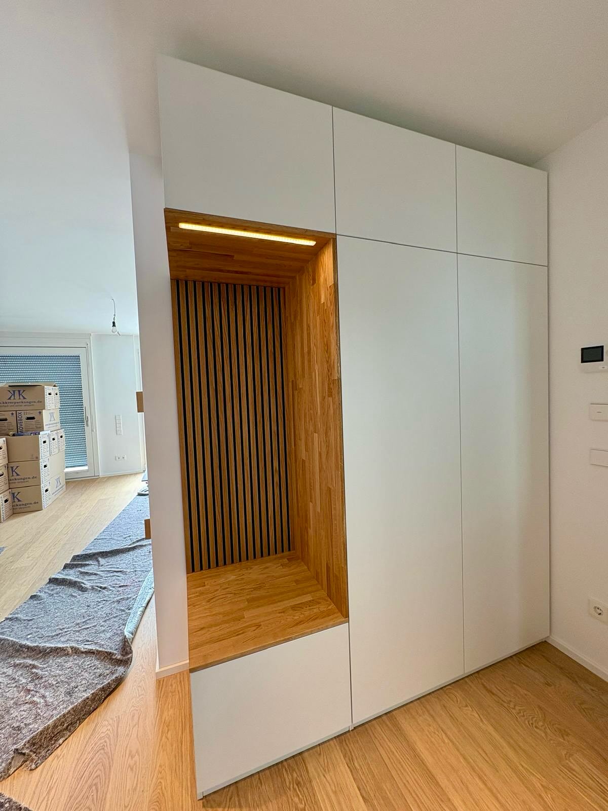 Gestalte mit uns deine Garderobe… #garderobe #garderobenachmaß # einbaugarderobe #garderobenschrank #flurschrank #flurschranknachmass #massschrank #schranknachmass #garderobenlösung #dielenmöbel #flur