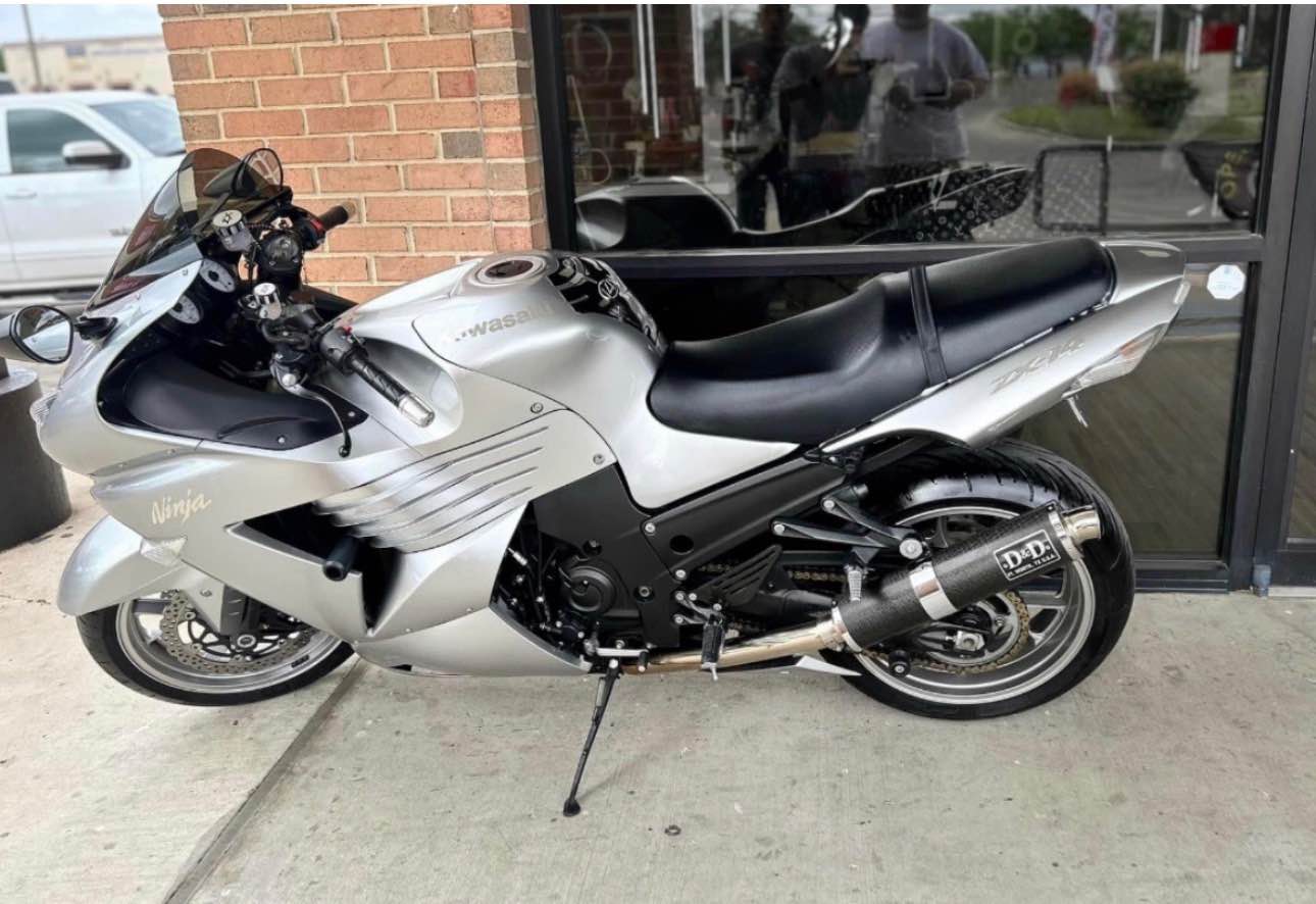 2008 Kawasaki ZX14 · Driven 18,000 miles 2008 Kawasaki ZX 14