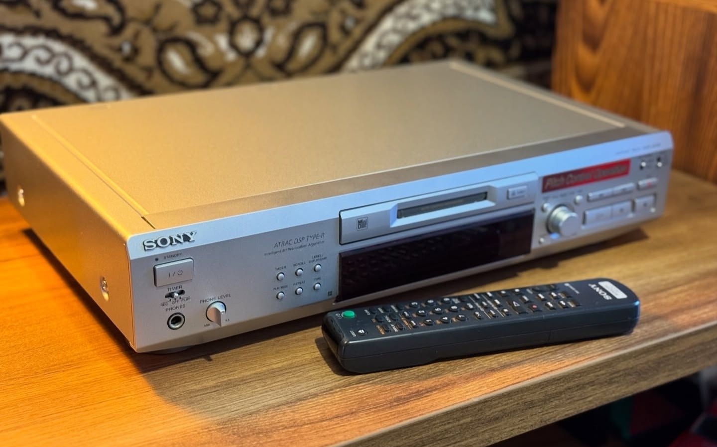 IGI - Pure 90s audio magic. Sony MiniDisc player when music felt ...