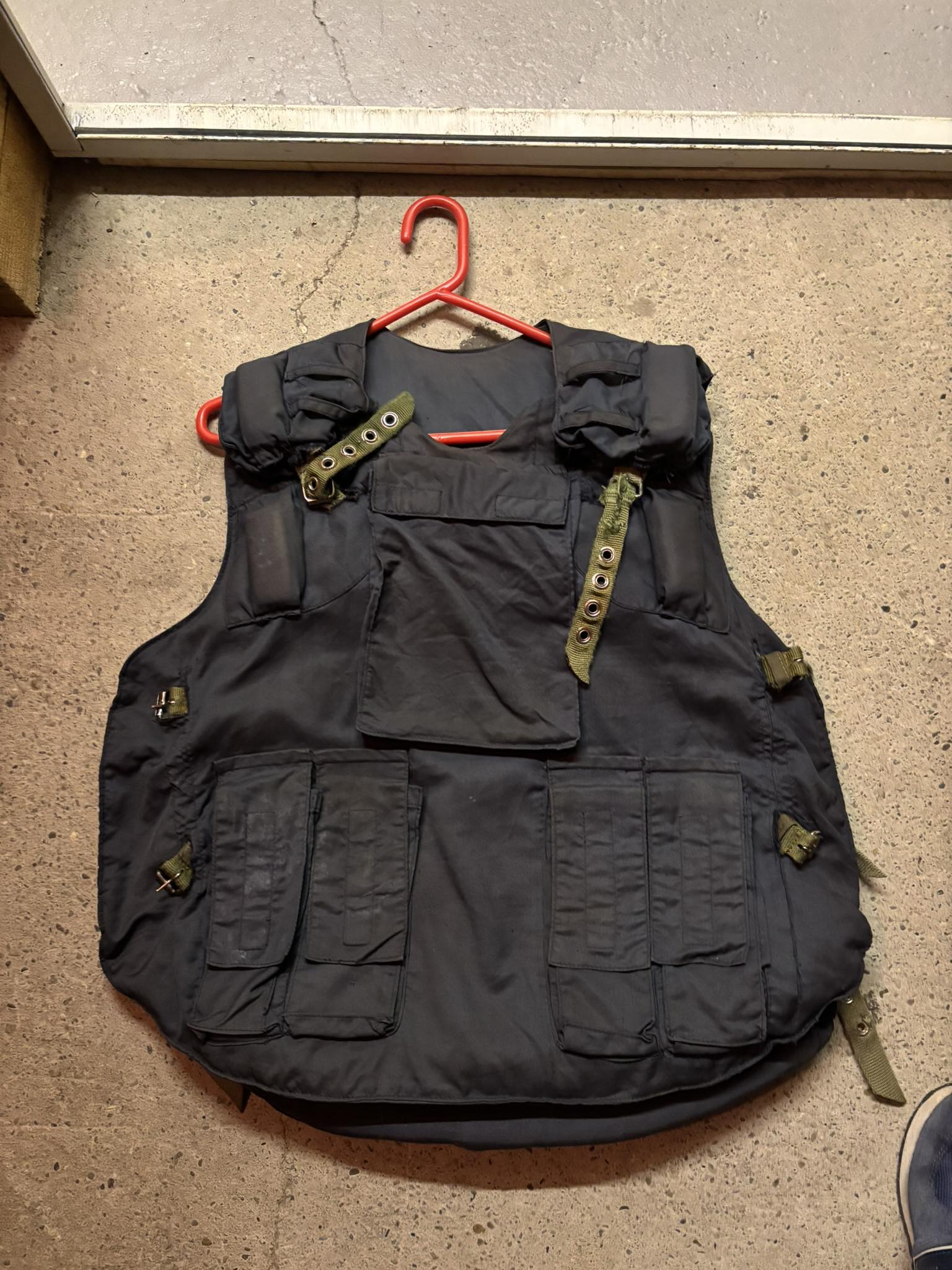What is the MVD special order blue 6B3 vest?
