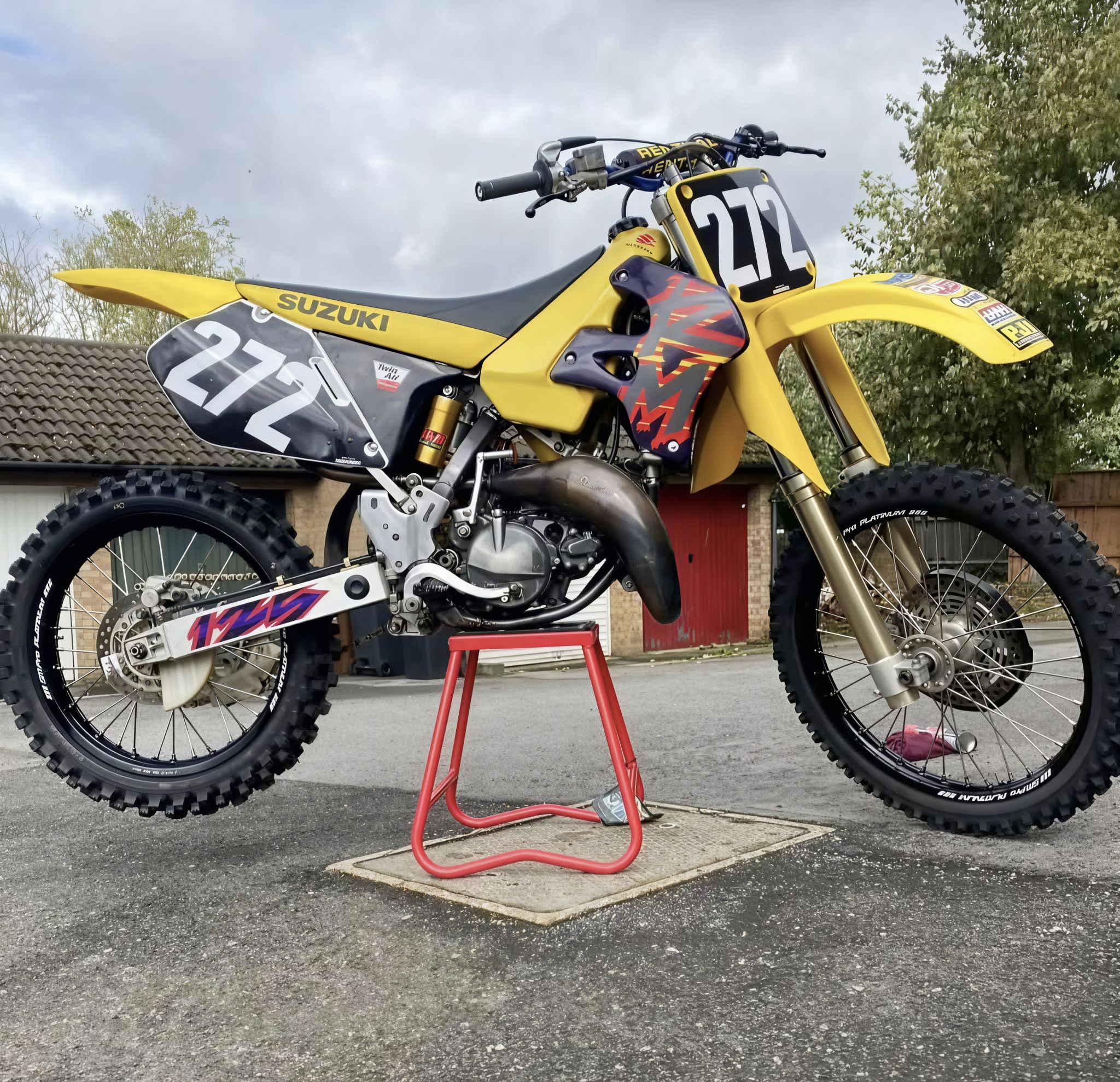 1996 Factory Suzuki RM125 of James Dobb - @kenfaught24 📸 #Zook
